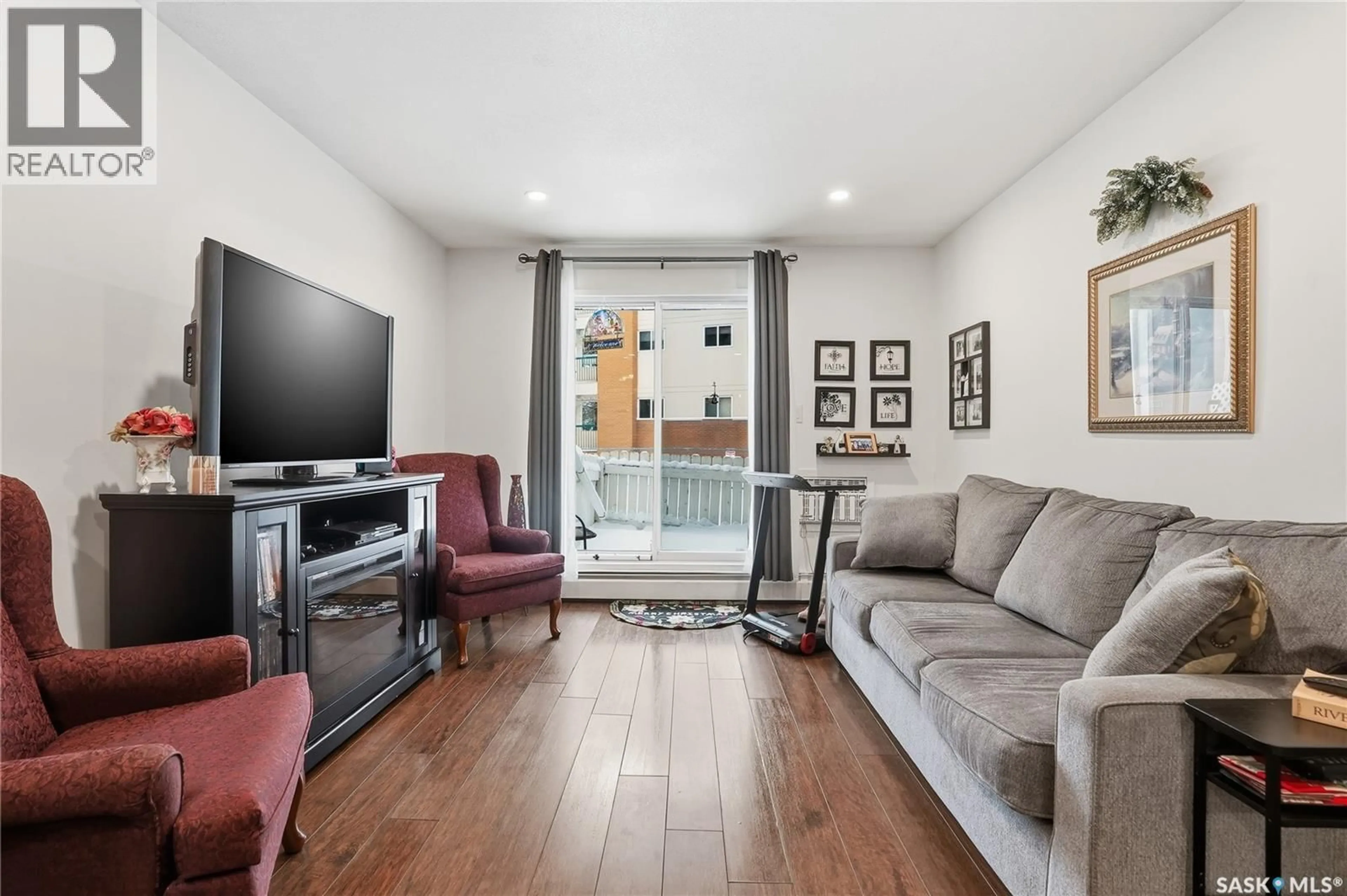 Living room with furniture, unknown for 309A - 104 CREE CRESCENT, Saskatoon Saskatchewan S7K7Y3