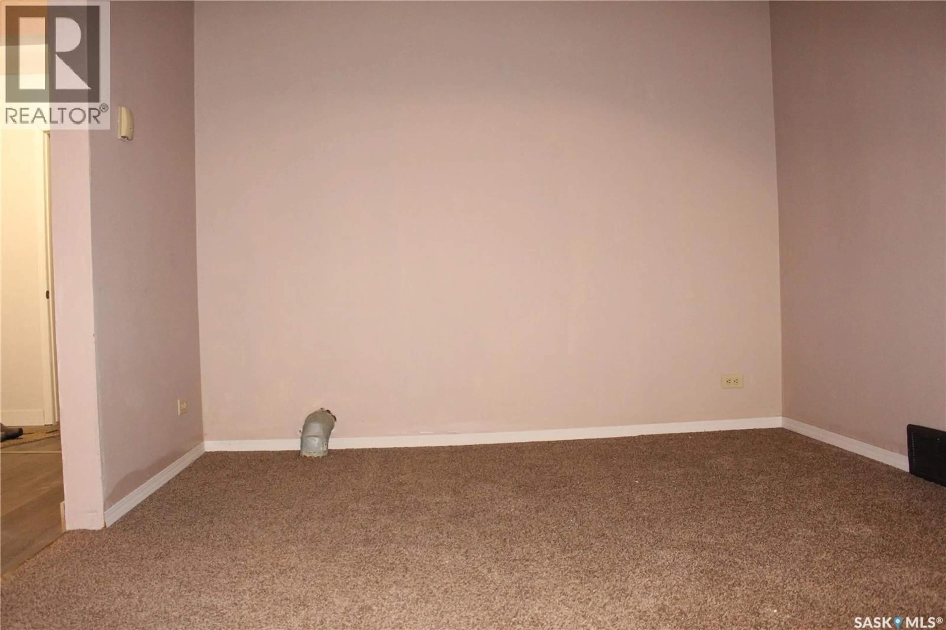 A pic of a room for 815 6TH AVENUE, Moose Jaw Saskatchewan S6H1L4