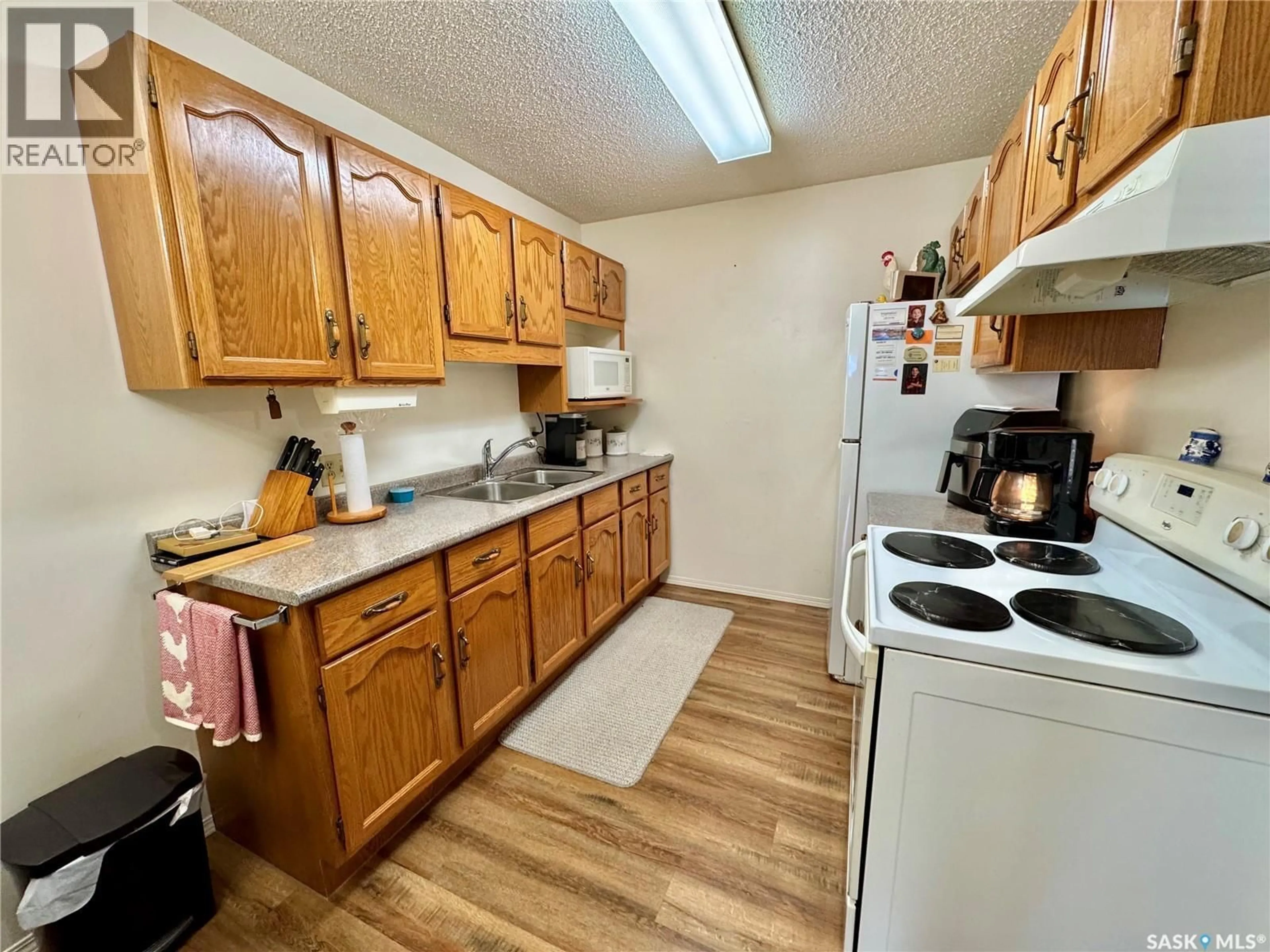 Standard kitchen, unknown for W - 203 66 19TH STREET, Prince Albert Saskatchewan S6V7T6