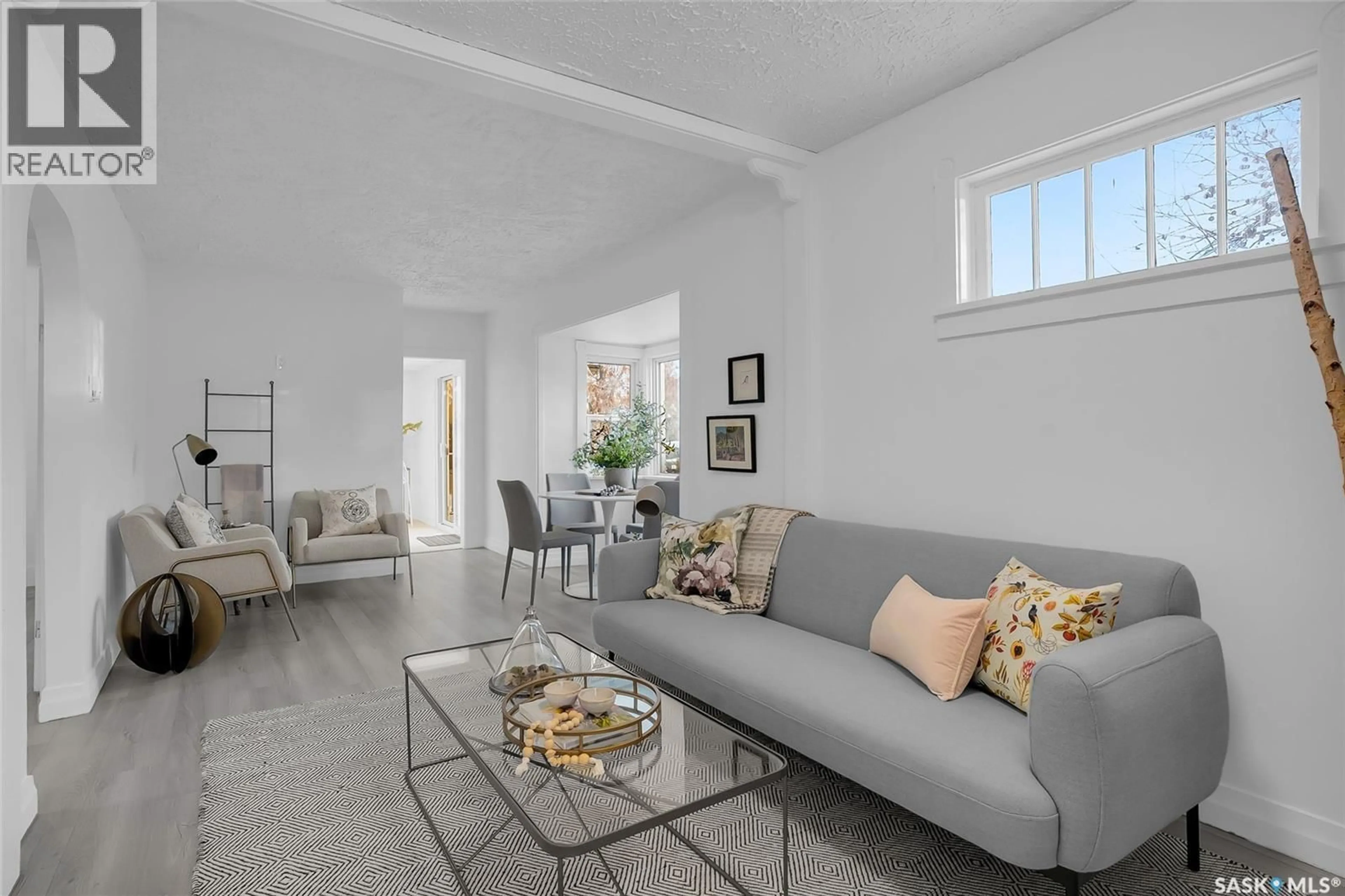 Living room with furniture, unknown for 214 J AVENUE, Saskatoon Saskatchewan S7L2J9