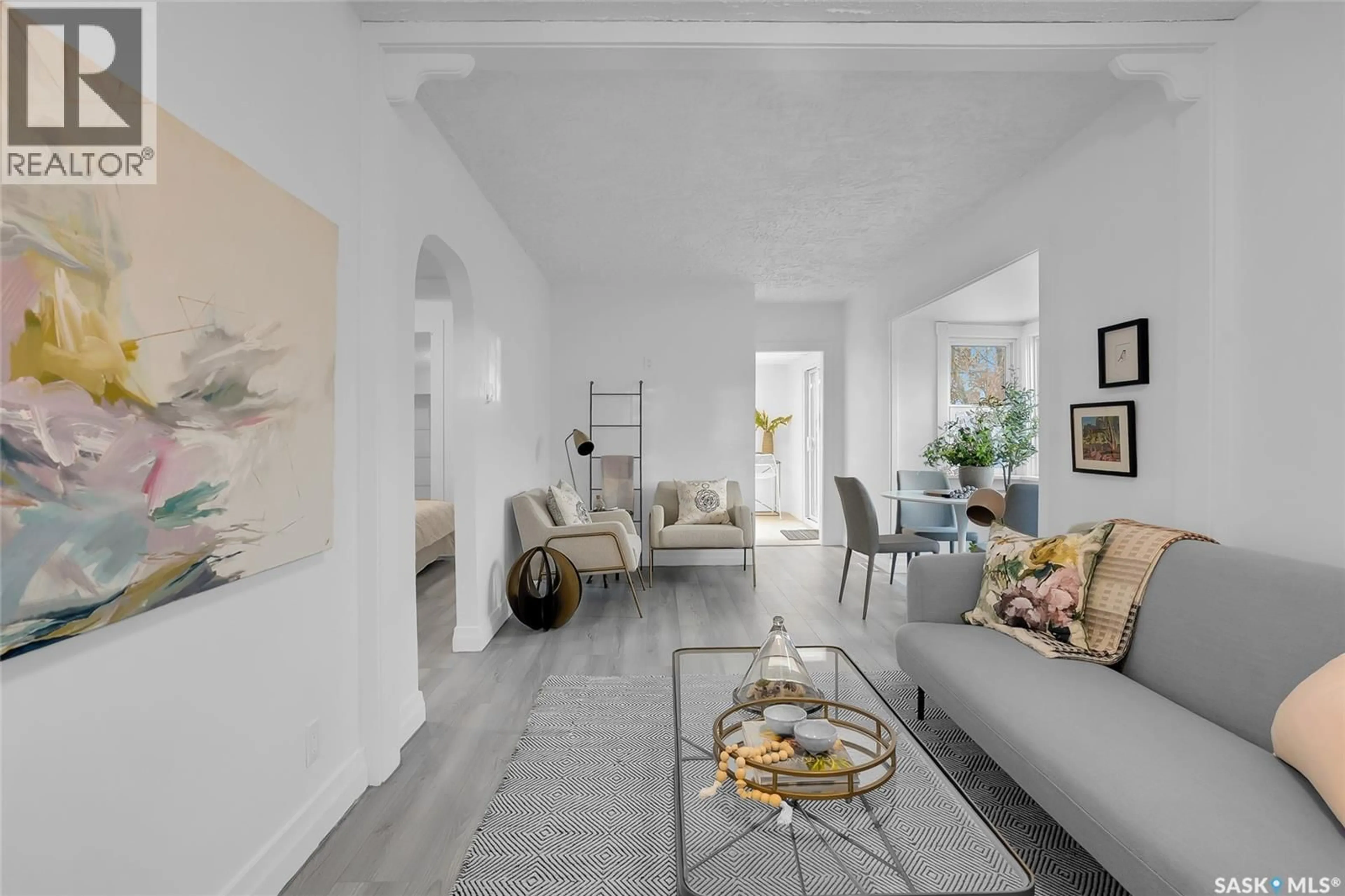 Living room with furniture, unknown for 214 J AVENUE, Saskatoon Saskatchewan S7L2J9