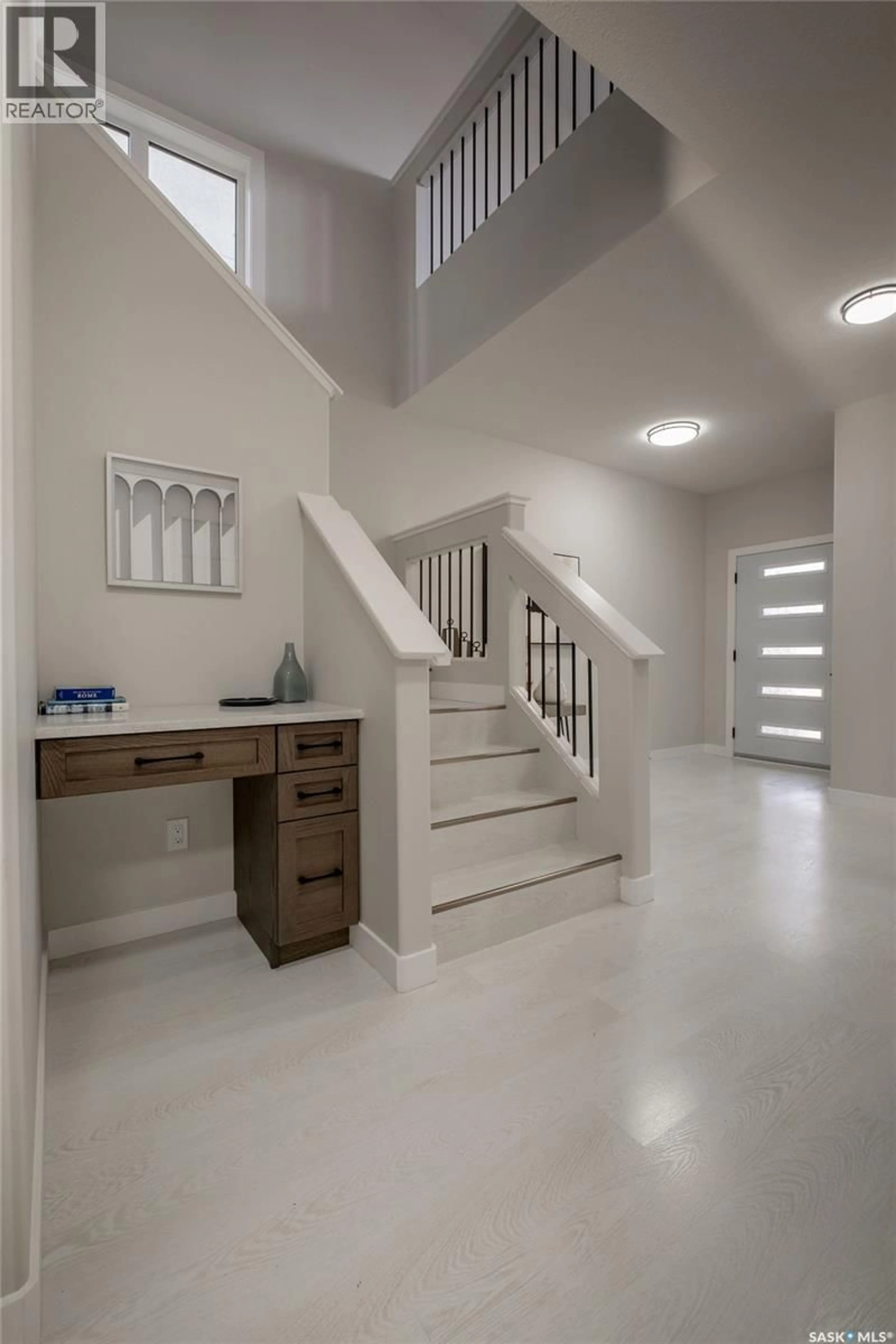 Indoor foyer for 3748 GEE CRESCENT, Regina Saskatchewan S4V3P1