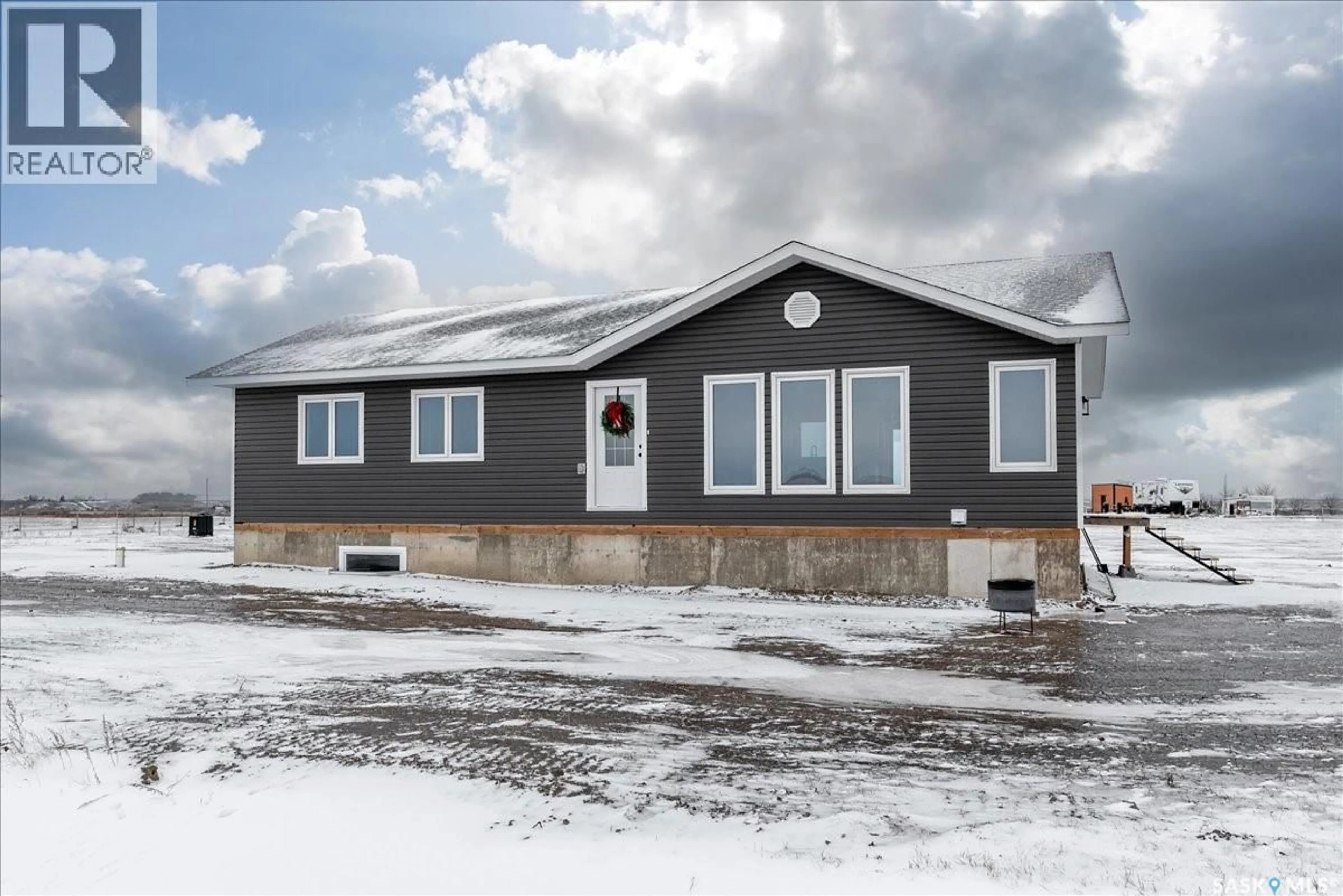 Home with vinyl exterior material, building for 11 JESSE BAY, Mckillop Rm No. 220 Saskatchewan S0G4V0