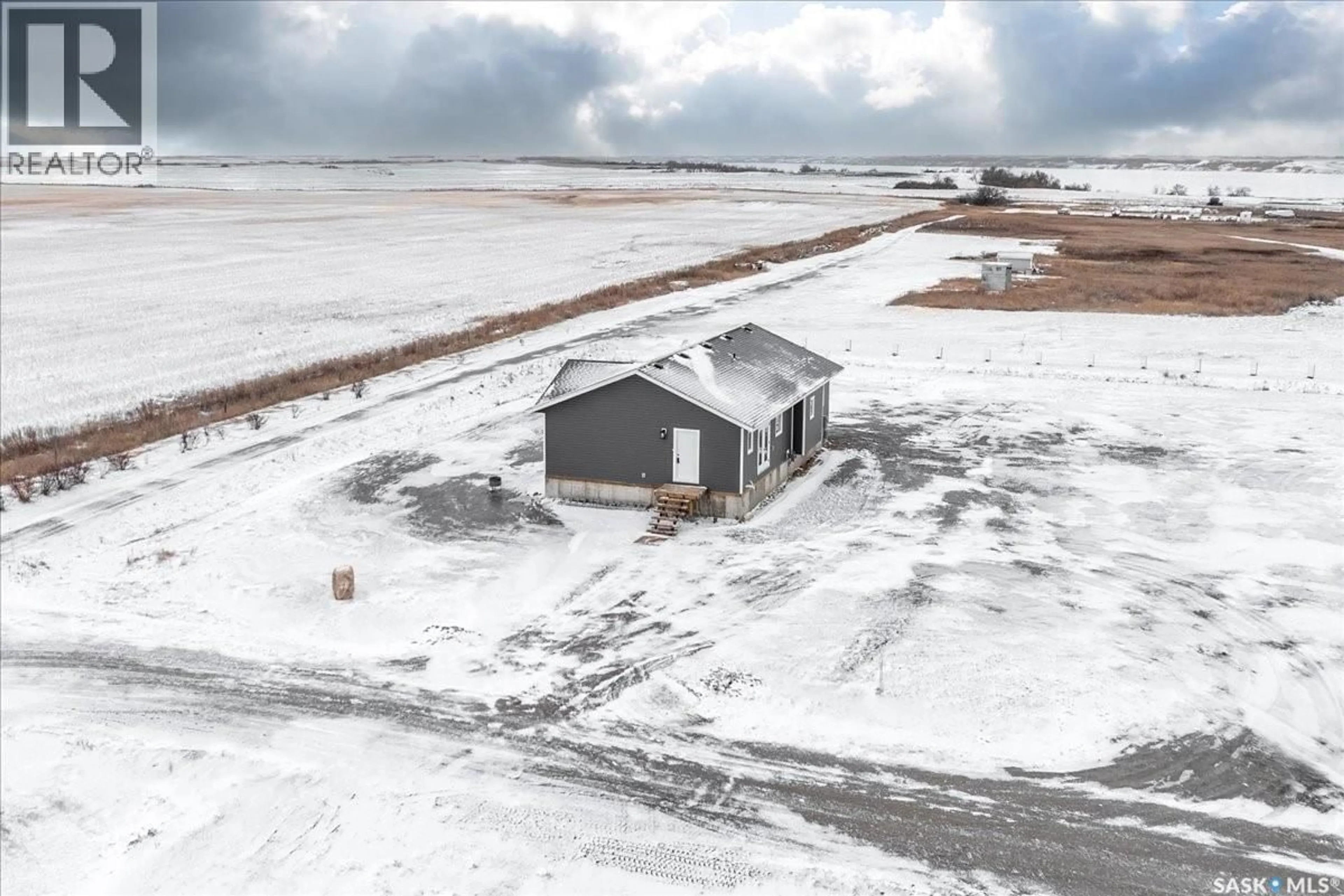 A pic from outside/outdoor area/front of a property/back of a property/a pic from drone, building for 11 JESSE BAY, Mckillop Rm No. 220 Saskatchewan S0G4V0