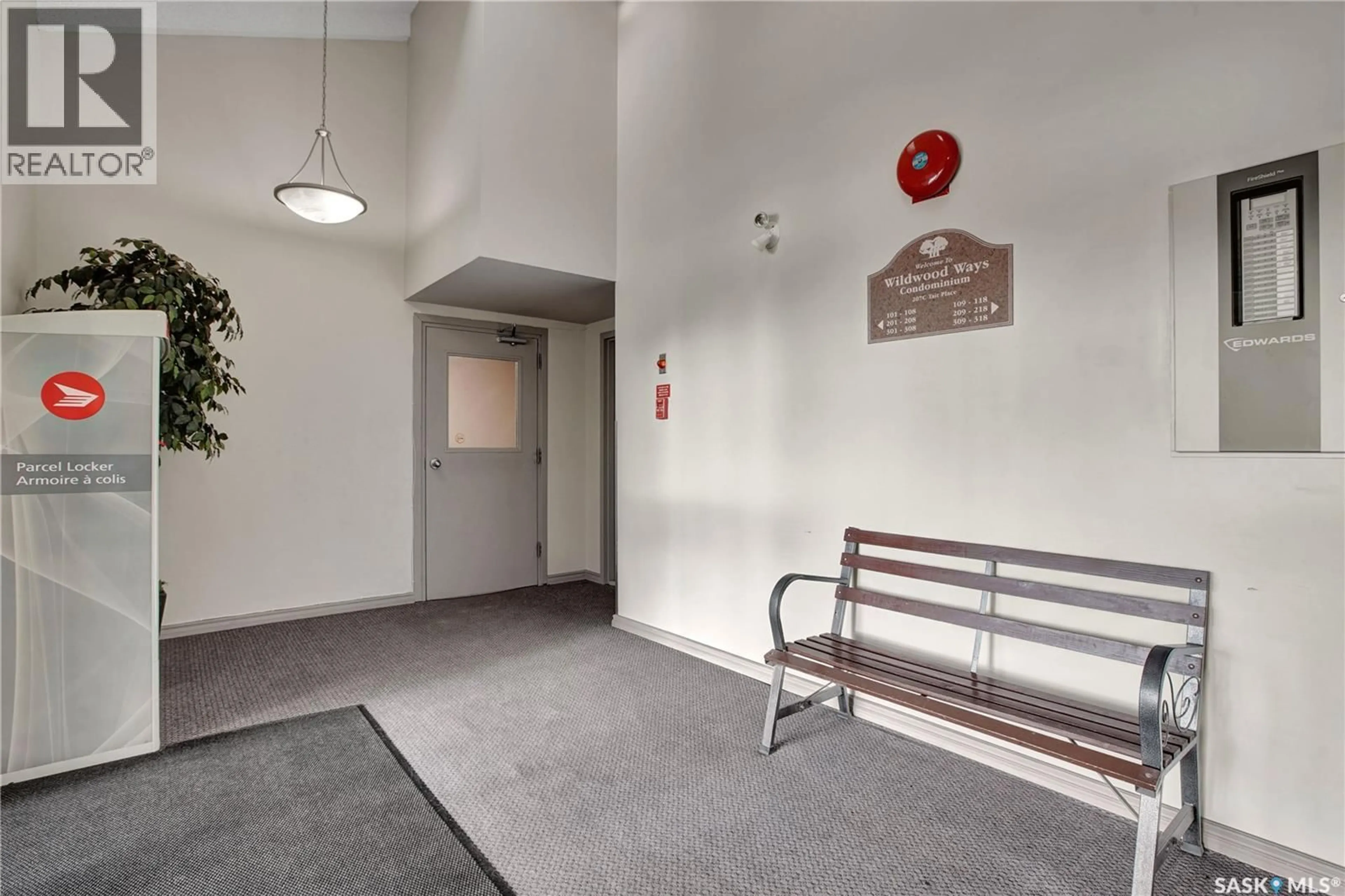 Indoor foyer for 207C - 203 TAIT PLACE, Saskatoon Saskatchewan S7H5L8