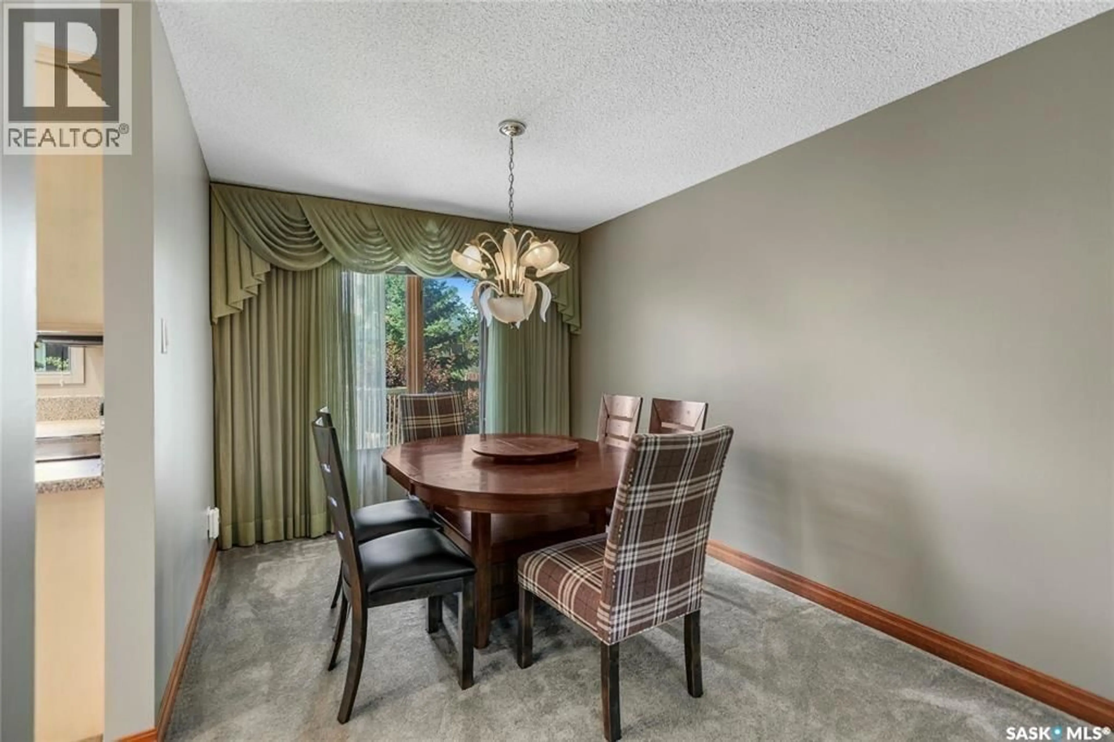 Dining room, unknown for 10 SELKIRK CRESCENT, Regina Saskatchewan S4S6J4