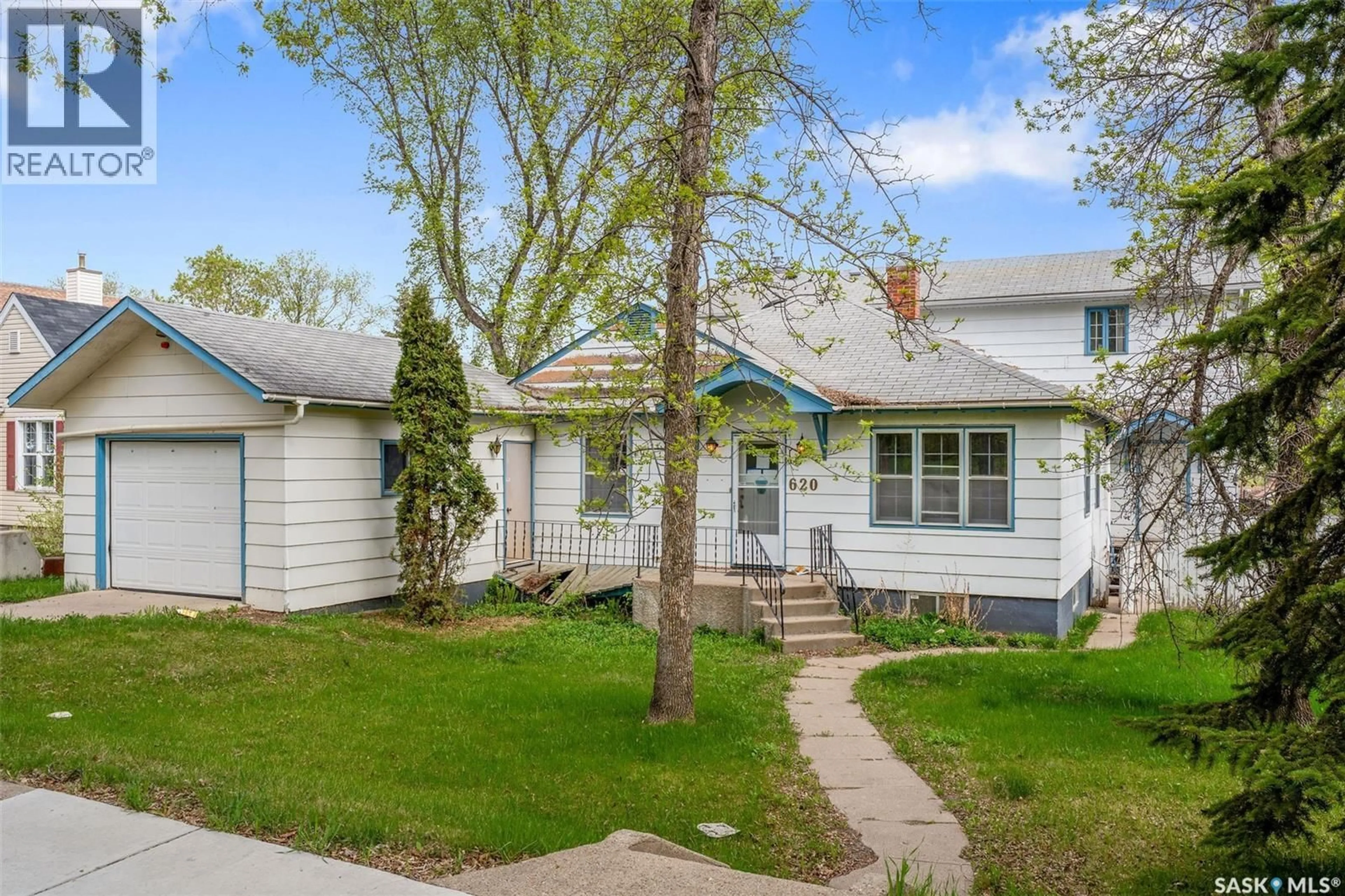 Home with vinyl exterior material, street for 620 20TH STREET, Prince Albert Saskatchewan S6V4H3