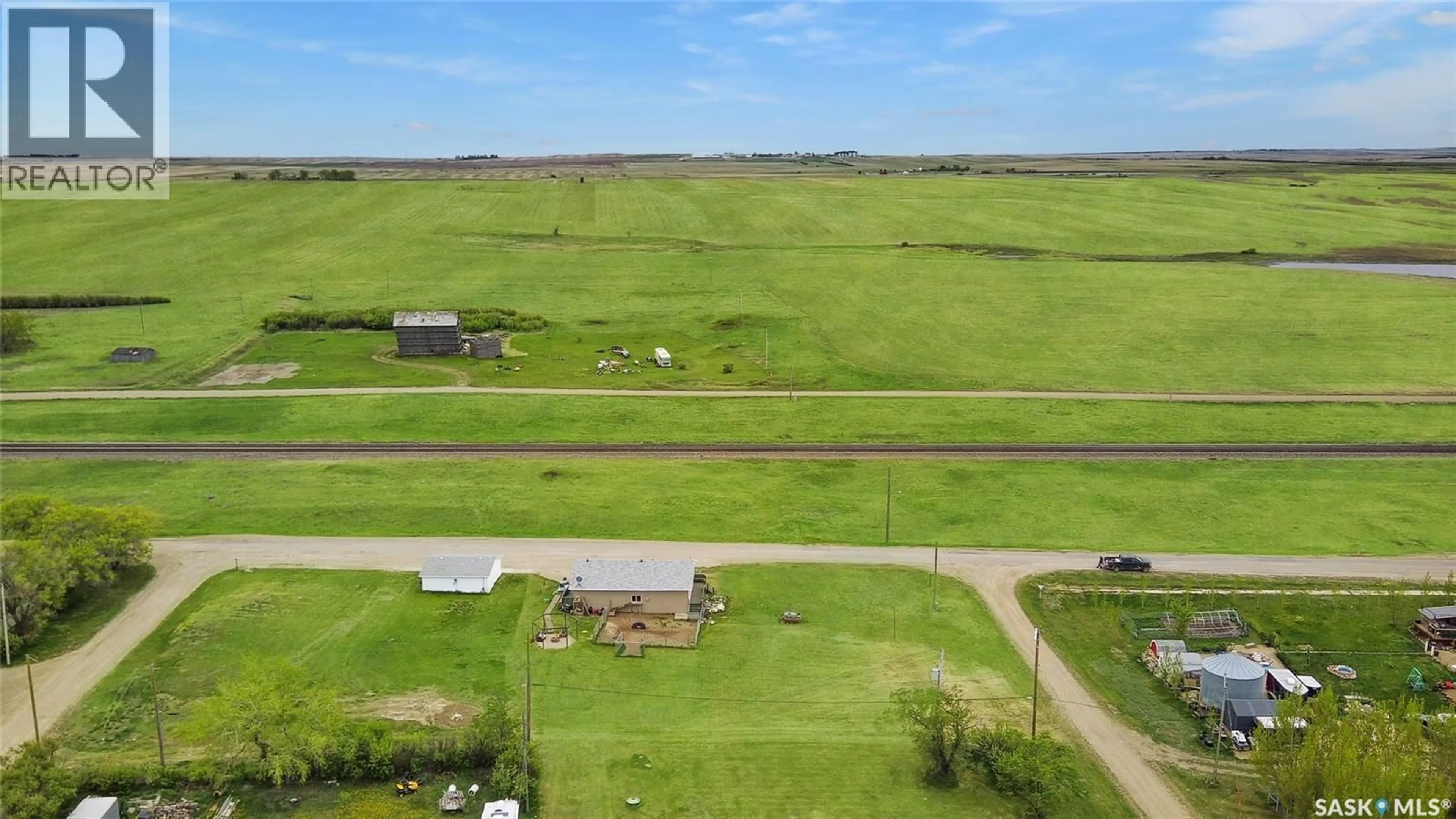A pic from outside/outdoor area/front of a property/back of a property/a pic from drone, unknown for 800 RAILWAY AVENUE, Webb Saskatchewan S0N2X0