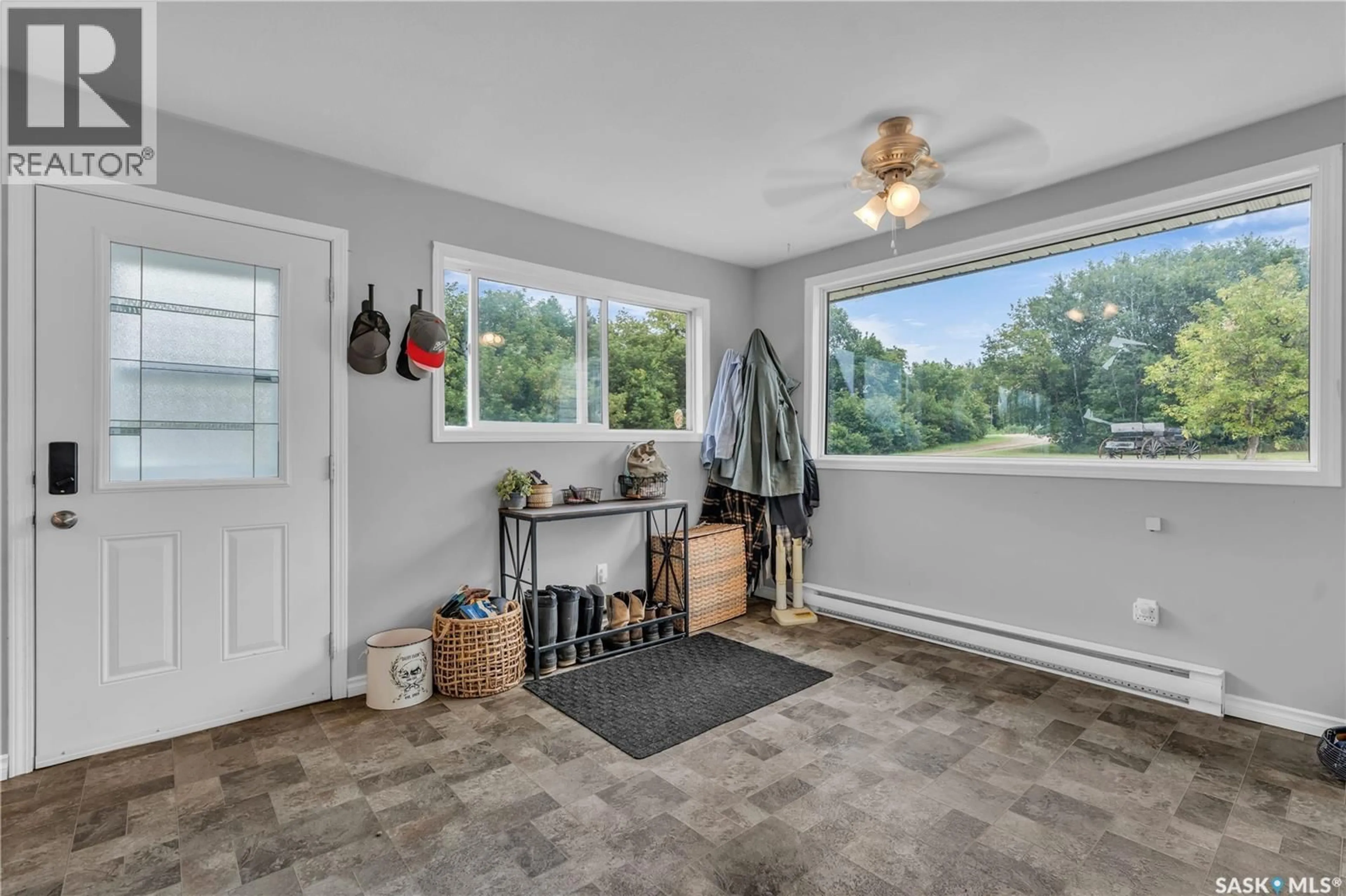 Indoor entryway for SMITH HONOROSKI ACREAGE, Leask Rm No. 464 Saskatchewan S0J2E0