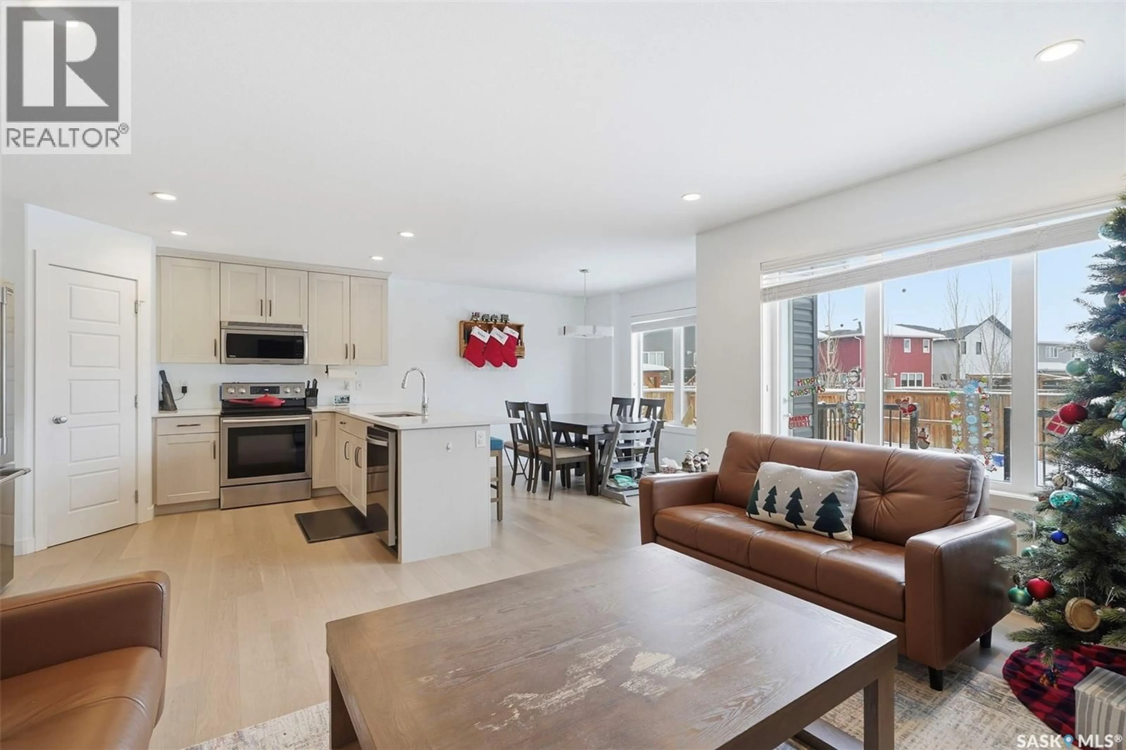 Open concept kitchen, unknown for 223 UNDERHILL WAY, Saskatoon Saskatchewan S7V0W9