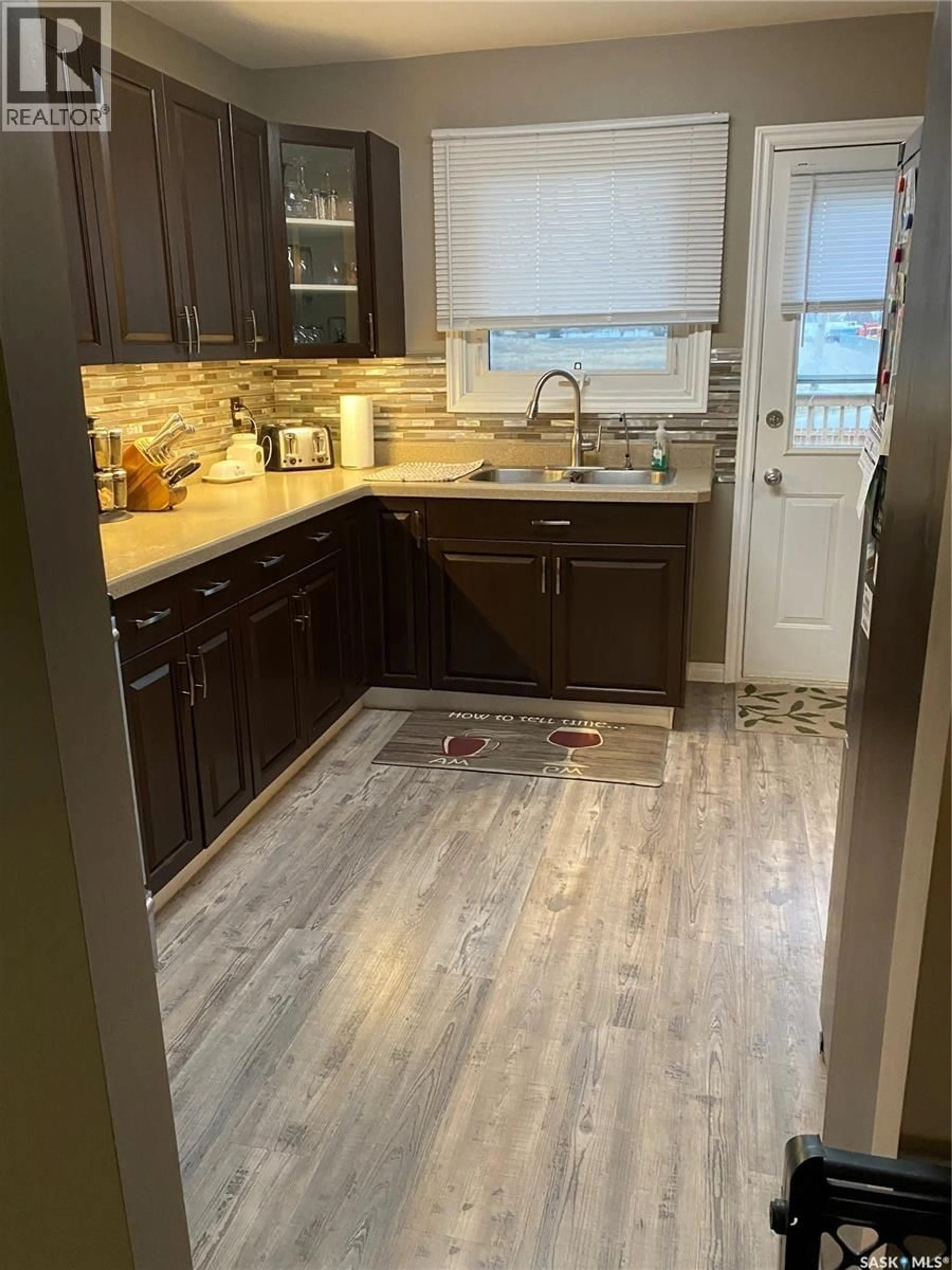 Open concept kitchen, unknown for 5 CARDINAL BAY, Yorkton Saskatchewan S3N3E4