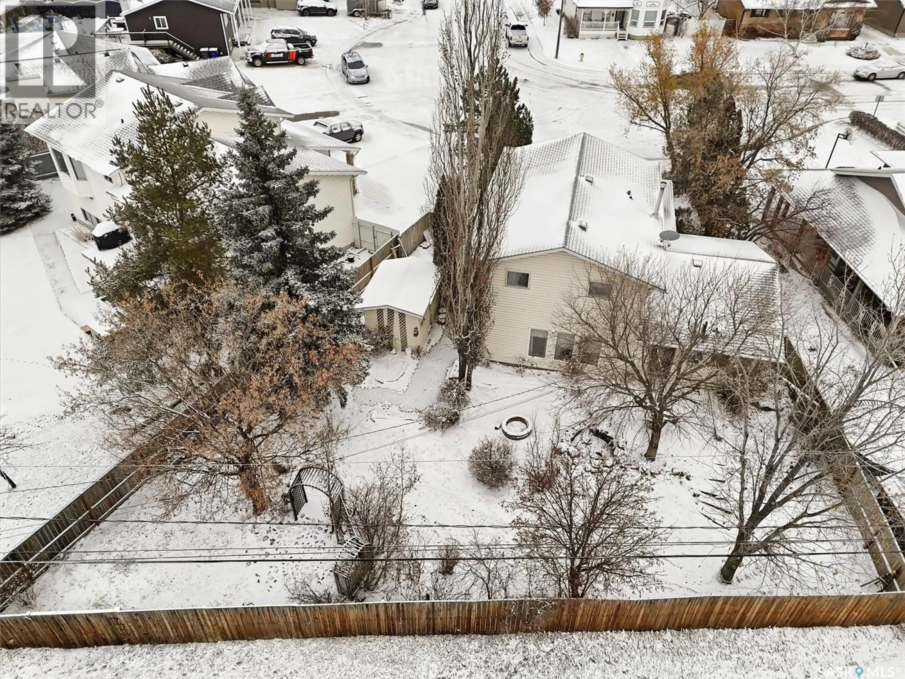 A pic from outside/outdoor area/front of a property/back of a property/a pic from drone, street for 330 FEHR CRESCENT, Martensville Saskatchewan S0K0A2