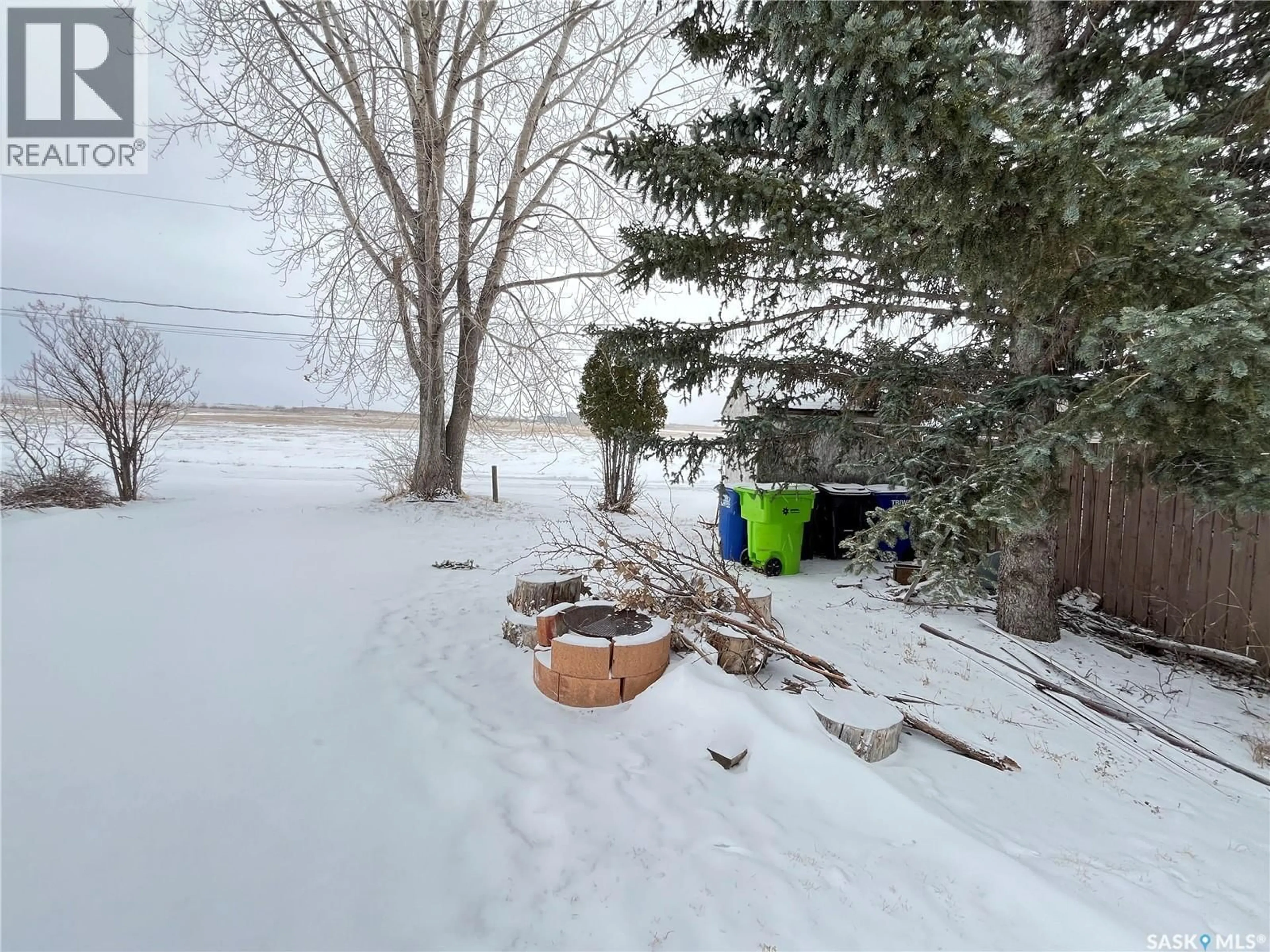 Patio, unknown for 316 LONSDALE STREET, Maple Creek Saskatchewan S0N1N0