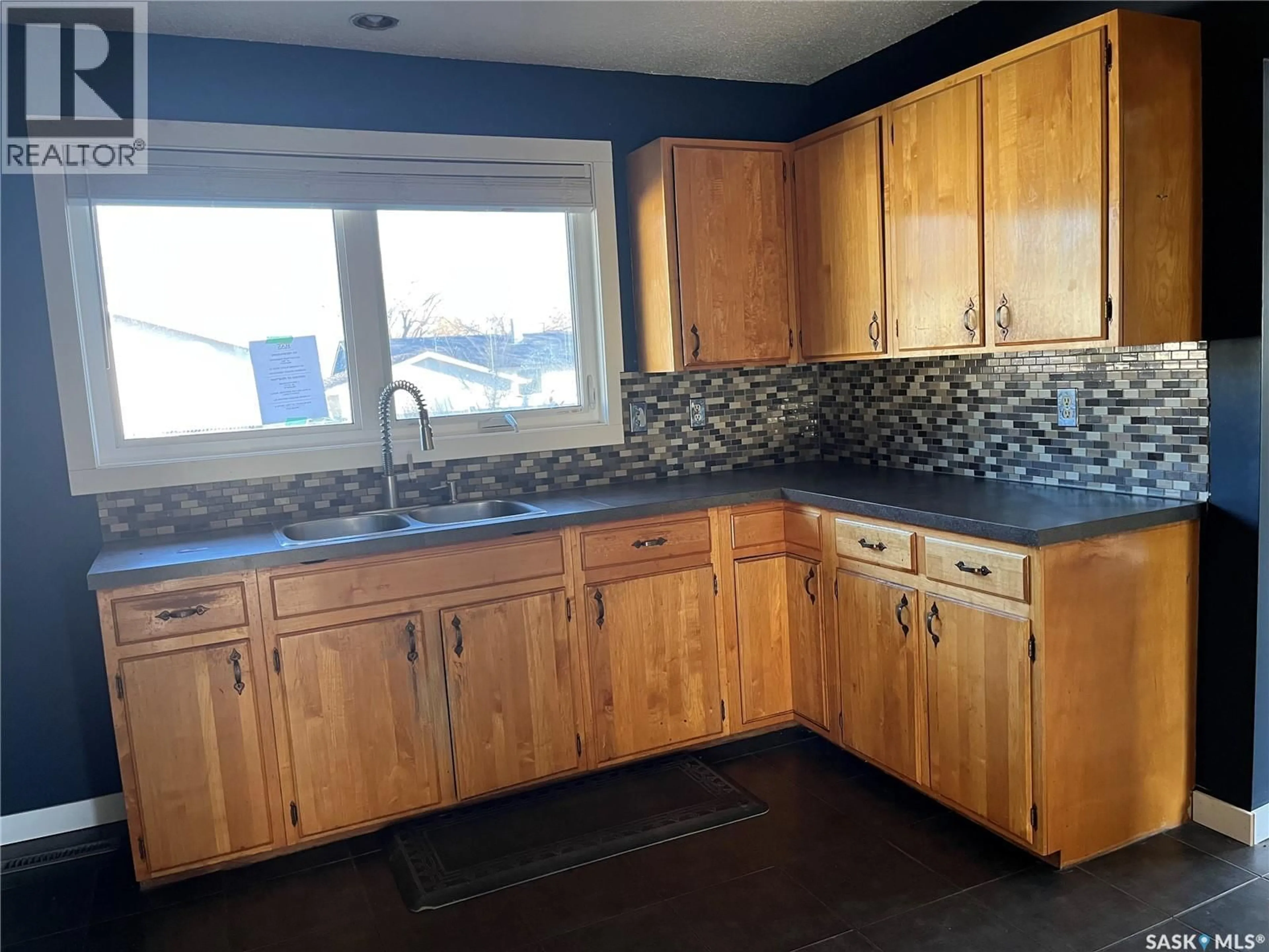 Standard kitchen, unknown for 165 PASQUA STREET, Regina Saskatchewan S4R4N3