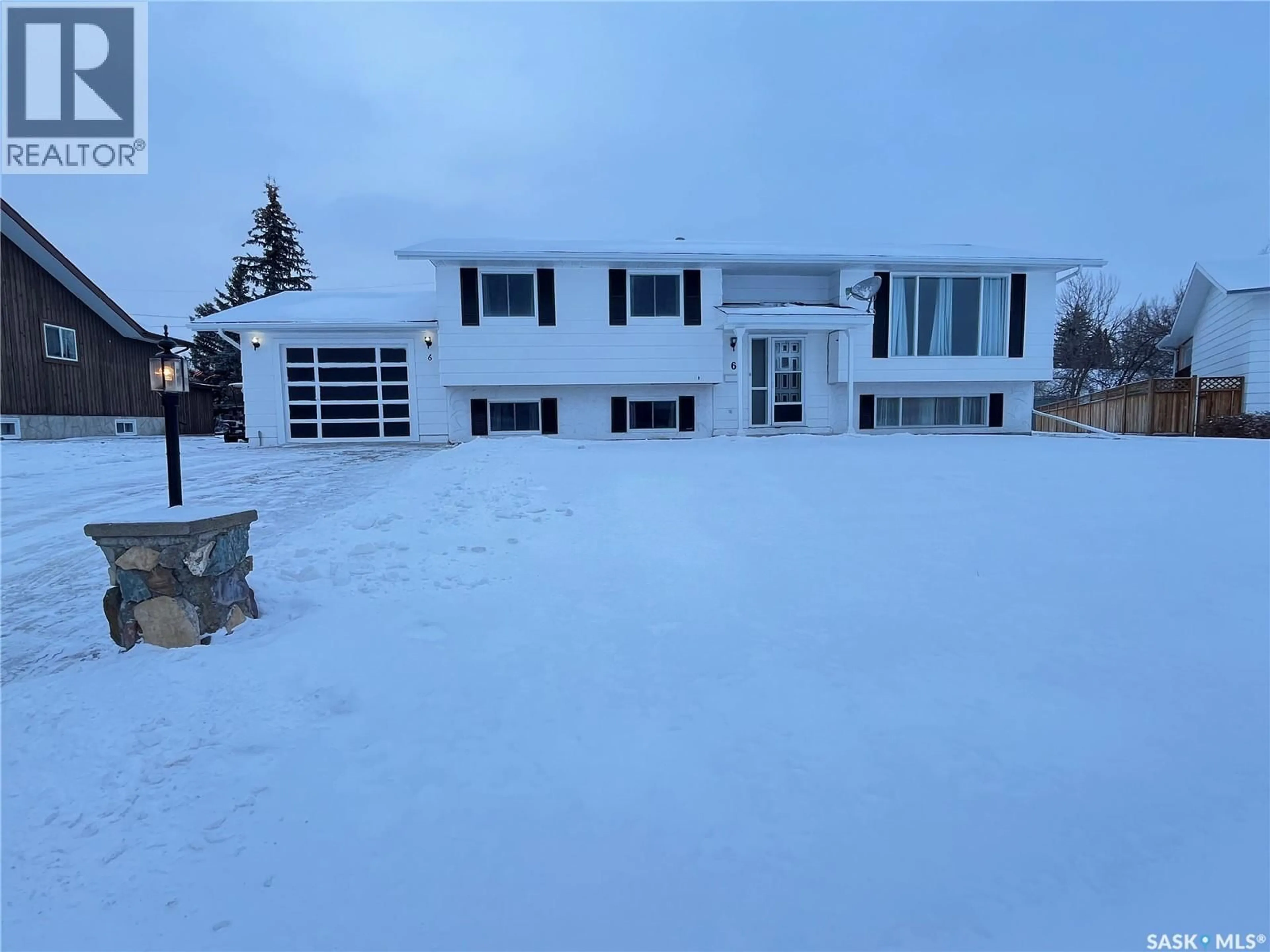 A pic from outside/outdoor area/front of a property/back of a property/a pic from drone, street for 6 STOCKDALE CRESCENT, Maple Creek Saskatchewan S0N1N0