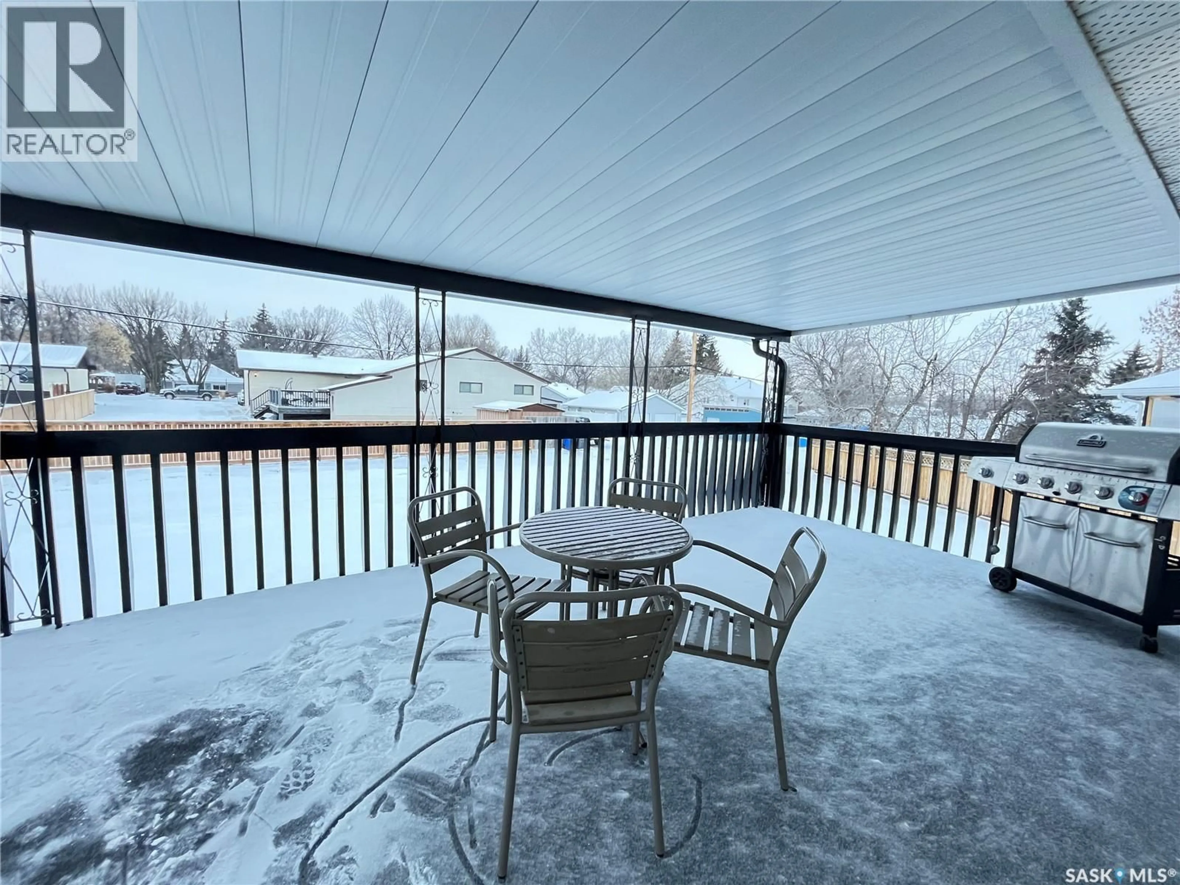 Patio, water/lake/river/ocean view for 6 STOCKDALE CRESCENT, Maple Creek Saskatchewan S0N1N0