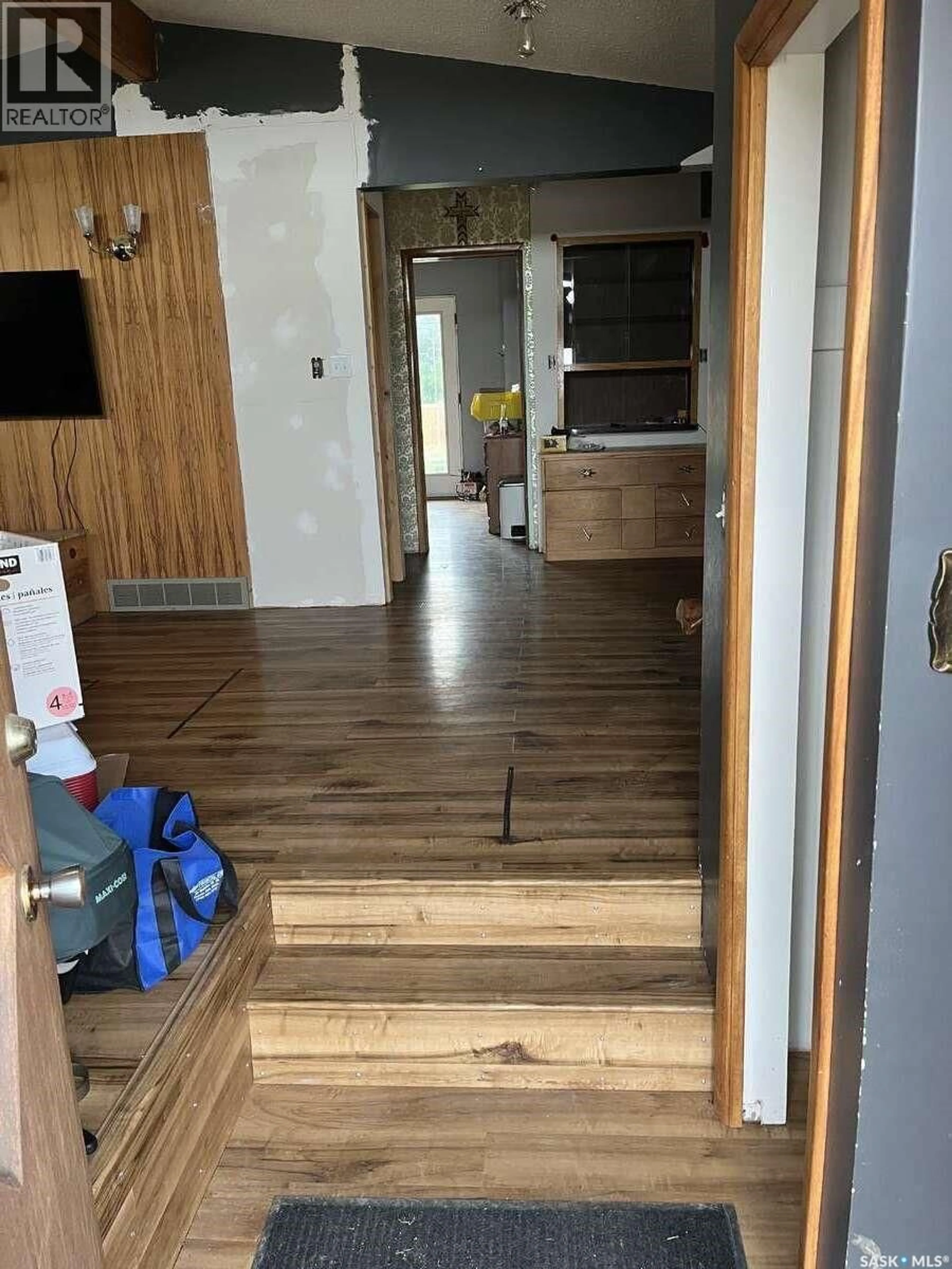 Unknown for 506 1ST AVENUE, Leader Saskatchewan S0N1H0