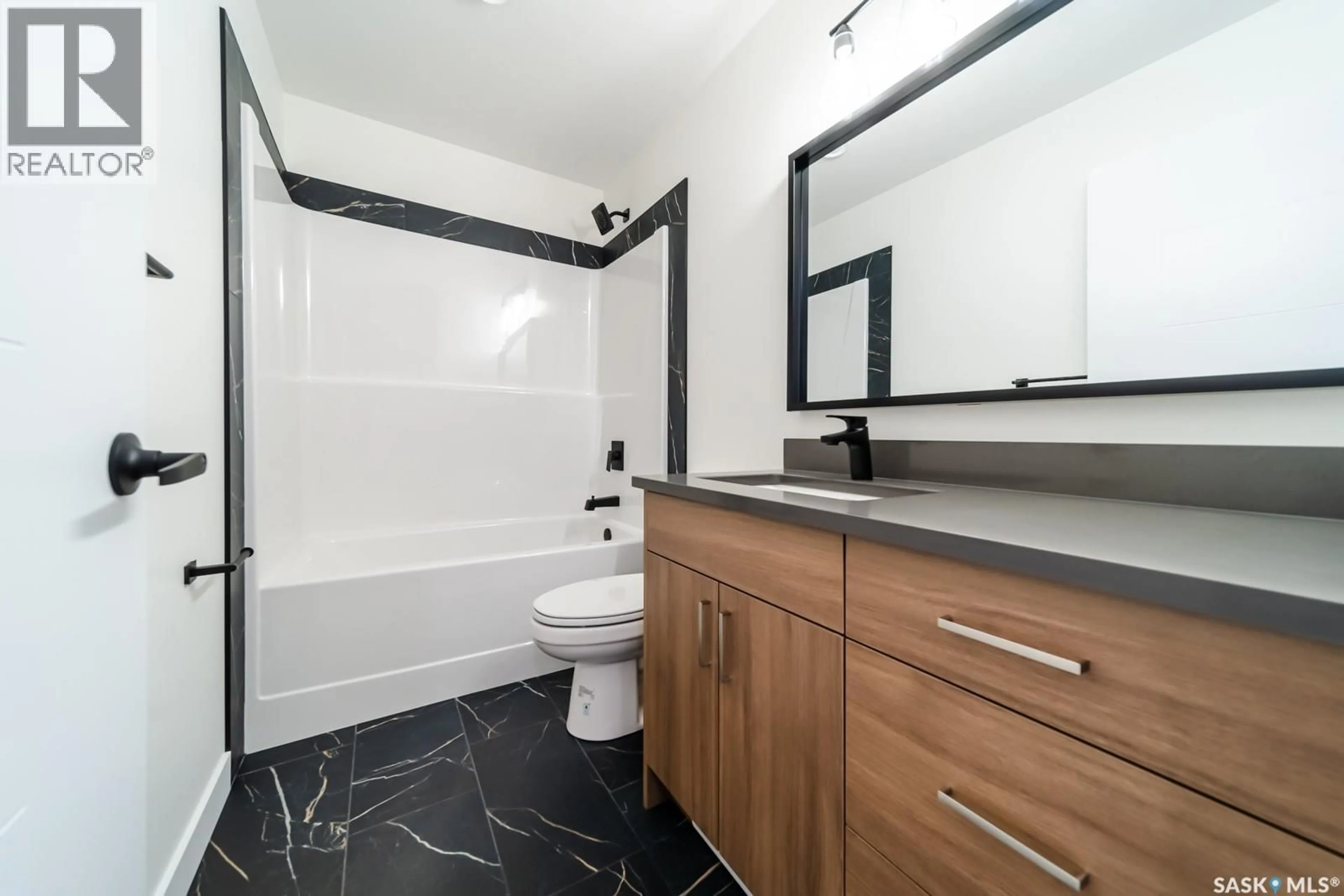 Standard bathroom, ceramic/tile floor for 214 DORAN WAY, Saskatoon Saskatchewan S7V1Z5