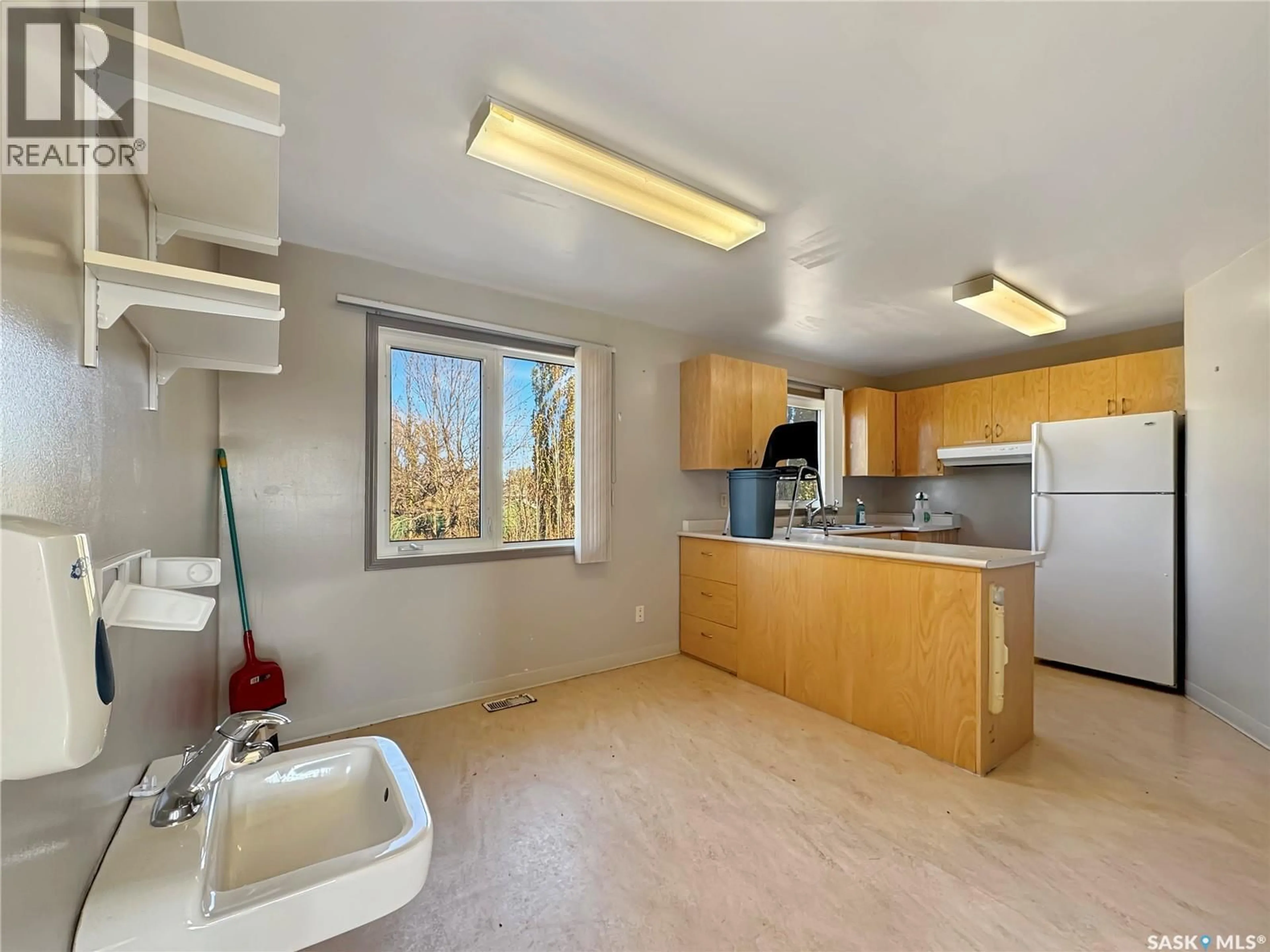 Standard kitchen, unknown for 107 7TH STREET, Rosemount Rm No. 378 Saskatchewan S0K0V0