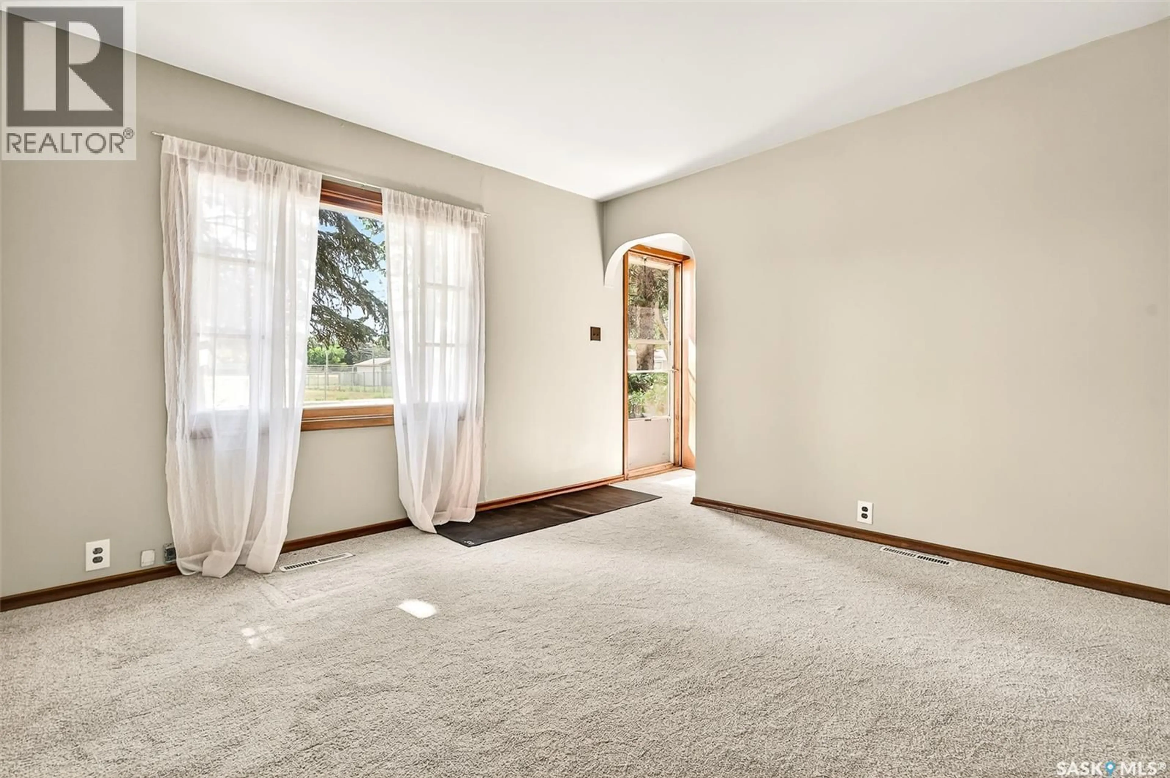 A pic of a room for 530 DUFFIELD STREET, Moose Jaw Saskatchewan S6H5H9