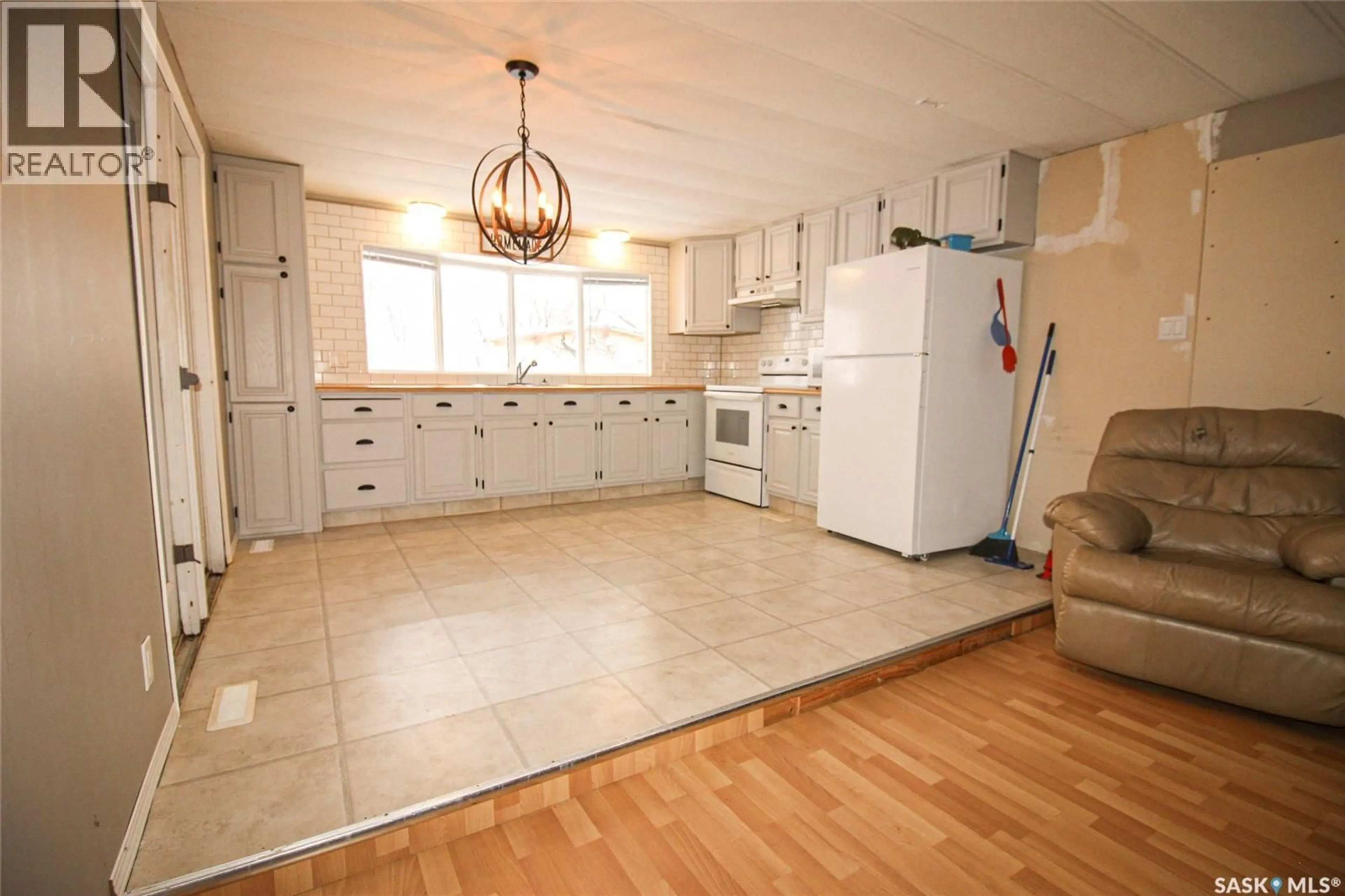 Unknown for S - 513-515 2ND AVENUE, Simmie Saskatchewan S0N2N0