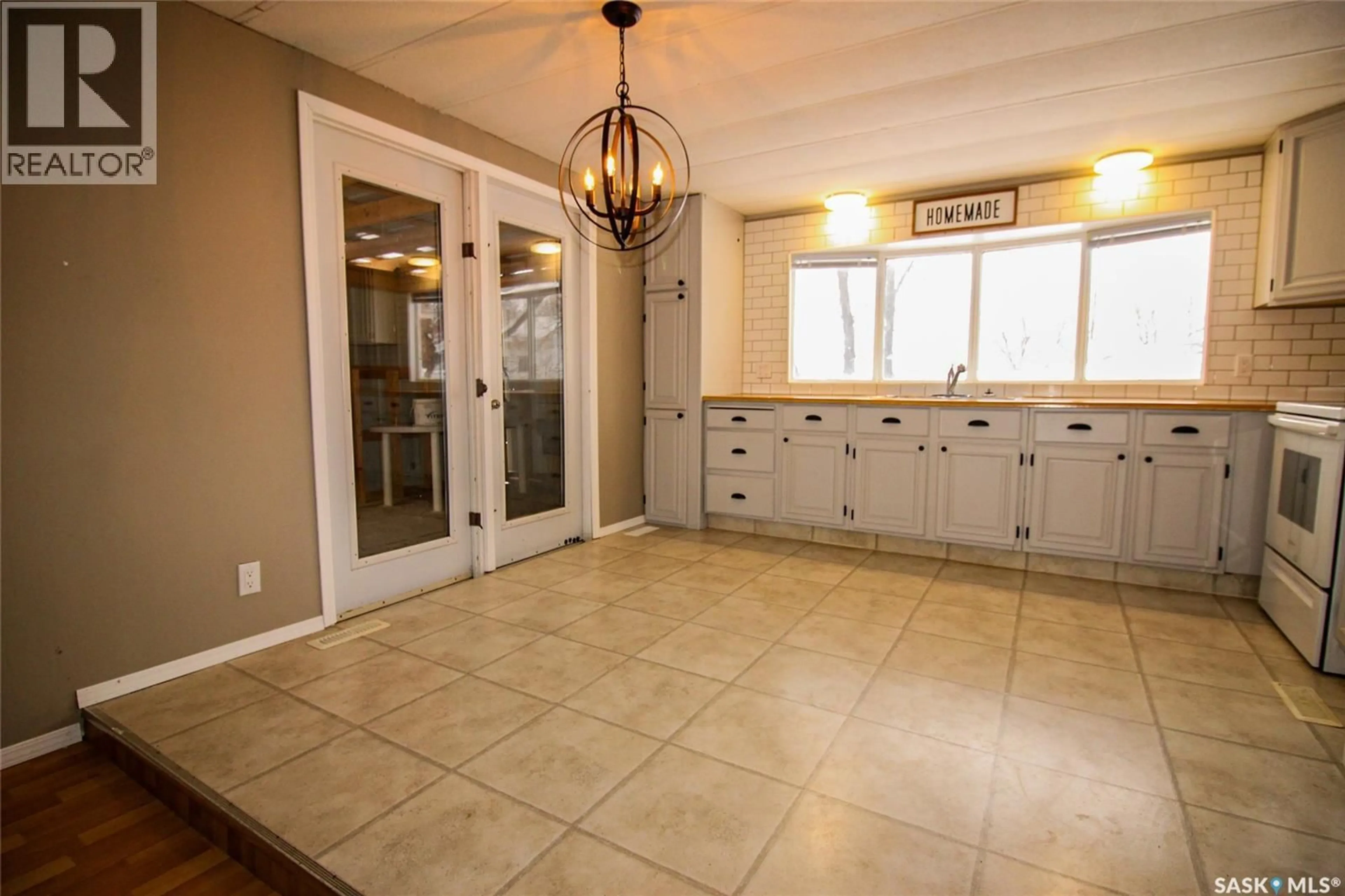 Unknown for S - 513-515 2ND AVENUE, Simmie Saskatchewan S0N2N0