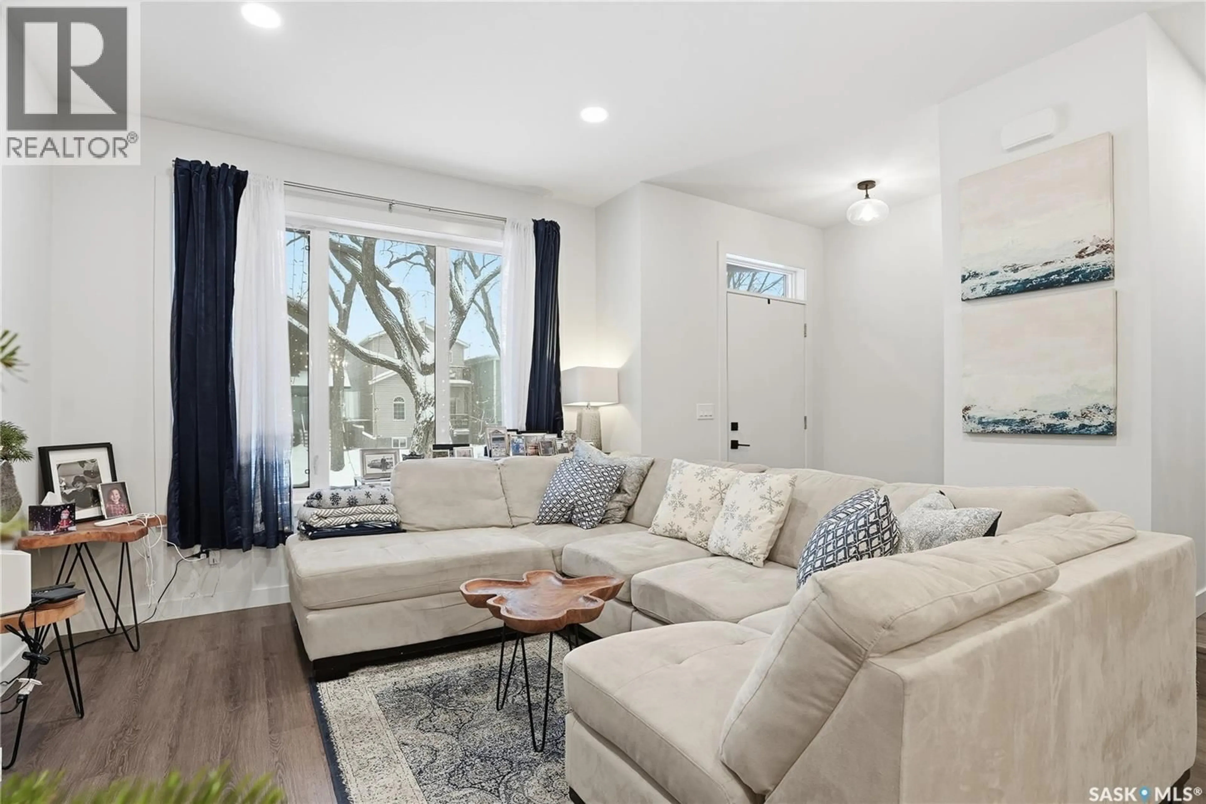 Living room with furniture, unknown for 712 7TH STREET, Saskatoon Saskatchewan S7H0Y2