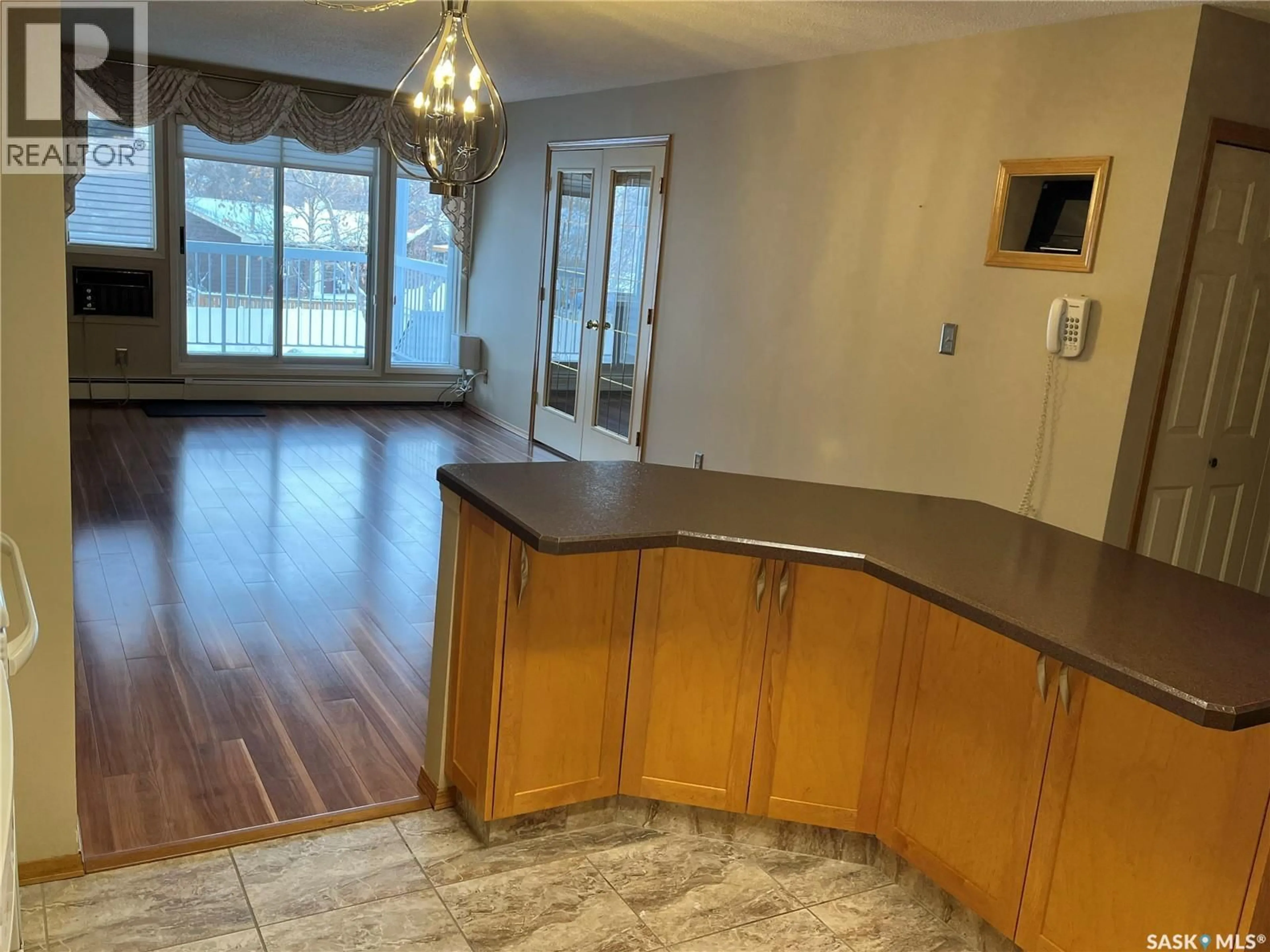 Open concept kitchen, unknown for 239 908 ASSINIBOINE AVENUE E, Regina Saskatchewan S4V2P8