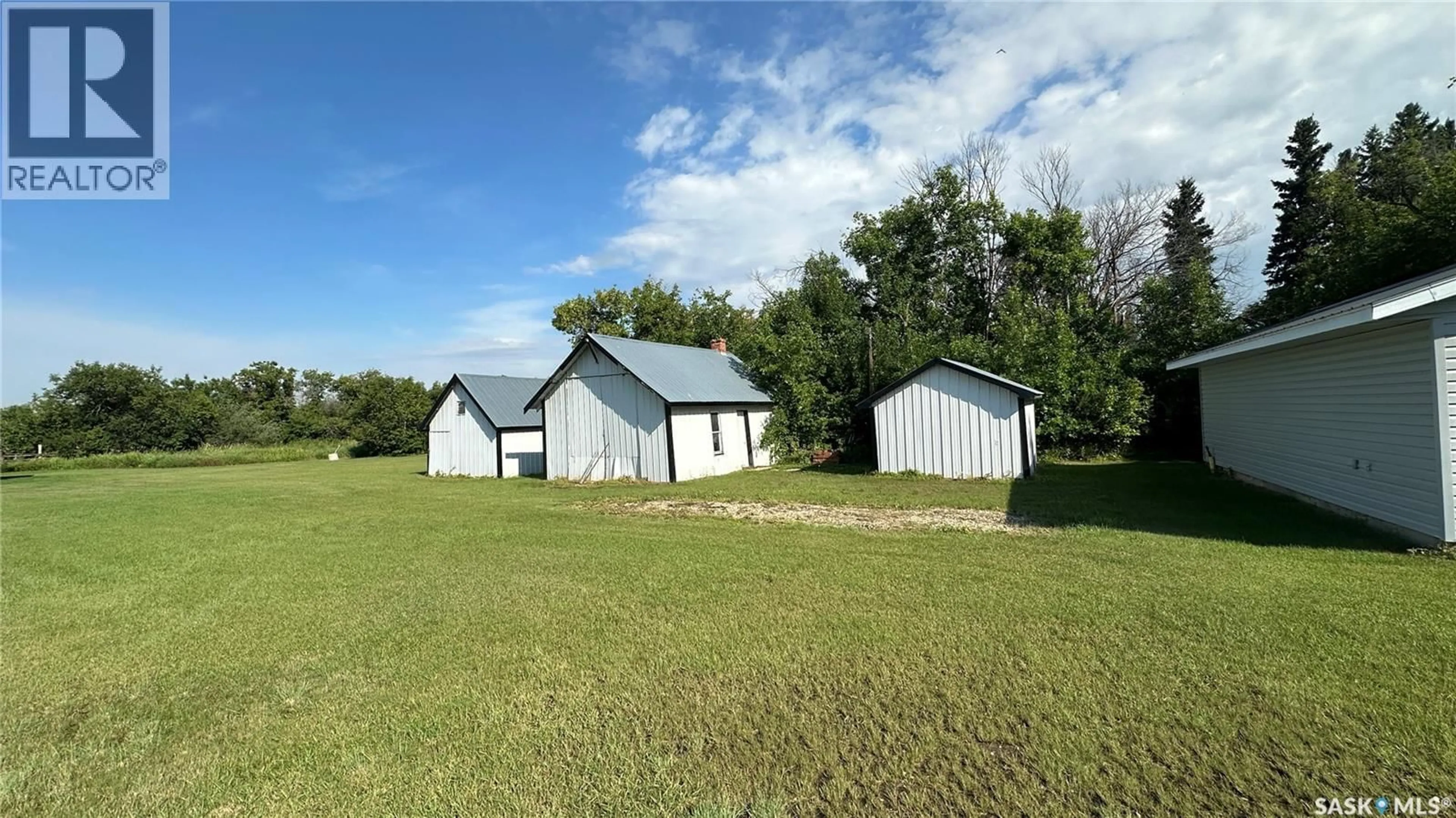 A pic from outside/outdoor area/front of a property/back of a property/a pic from drone, building for PORCUPINE ACREAGE, Porcupine Rm No. 395 Saskatchewan S0E1H0
