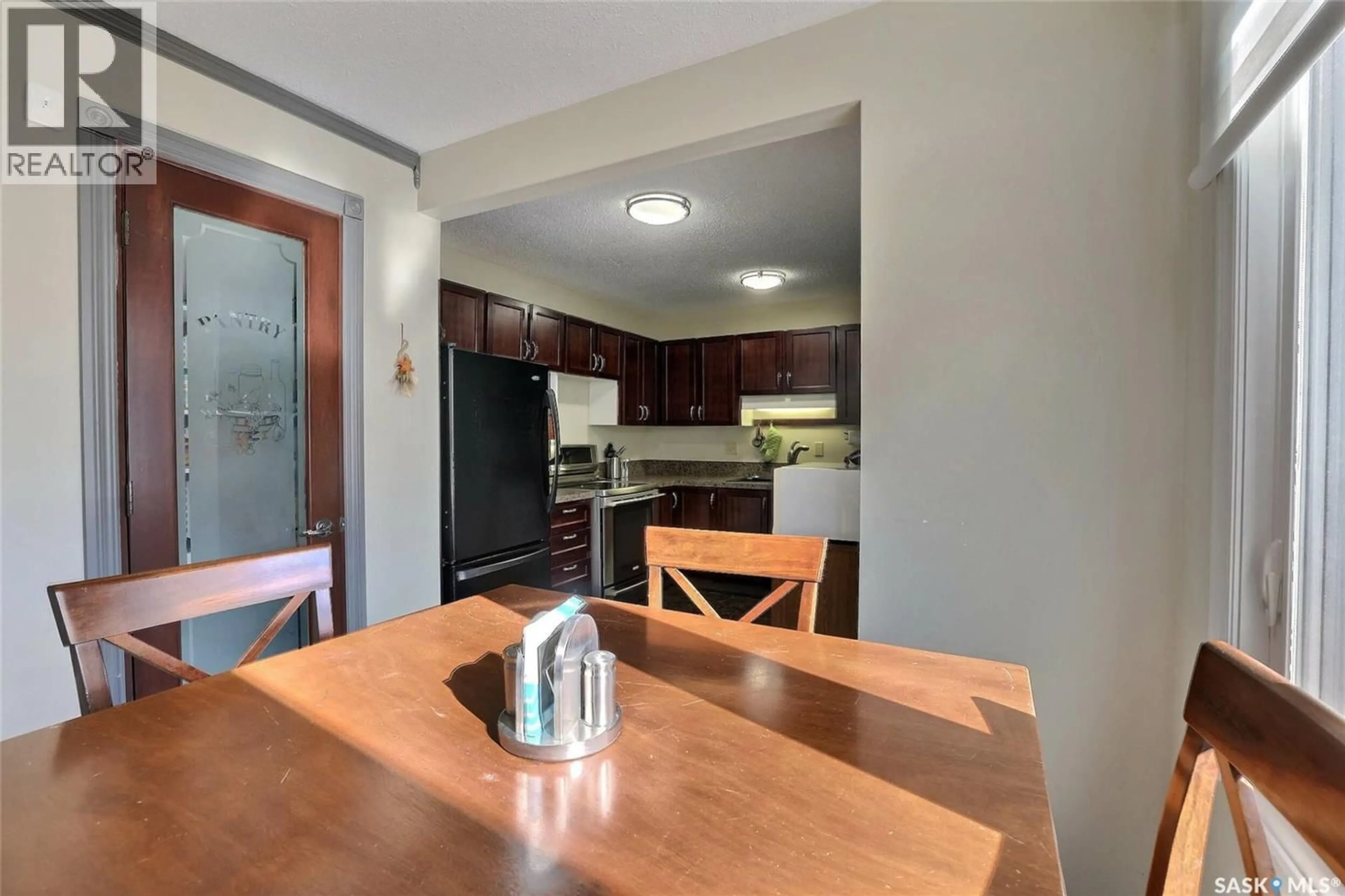 Standard kitchen, unknown for 47 LAVERENDRYE WAY, Regina Saskatchewan S4S5Z6