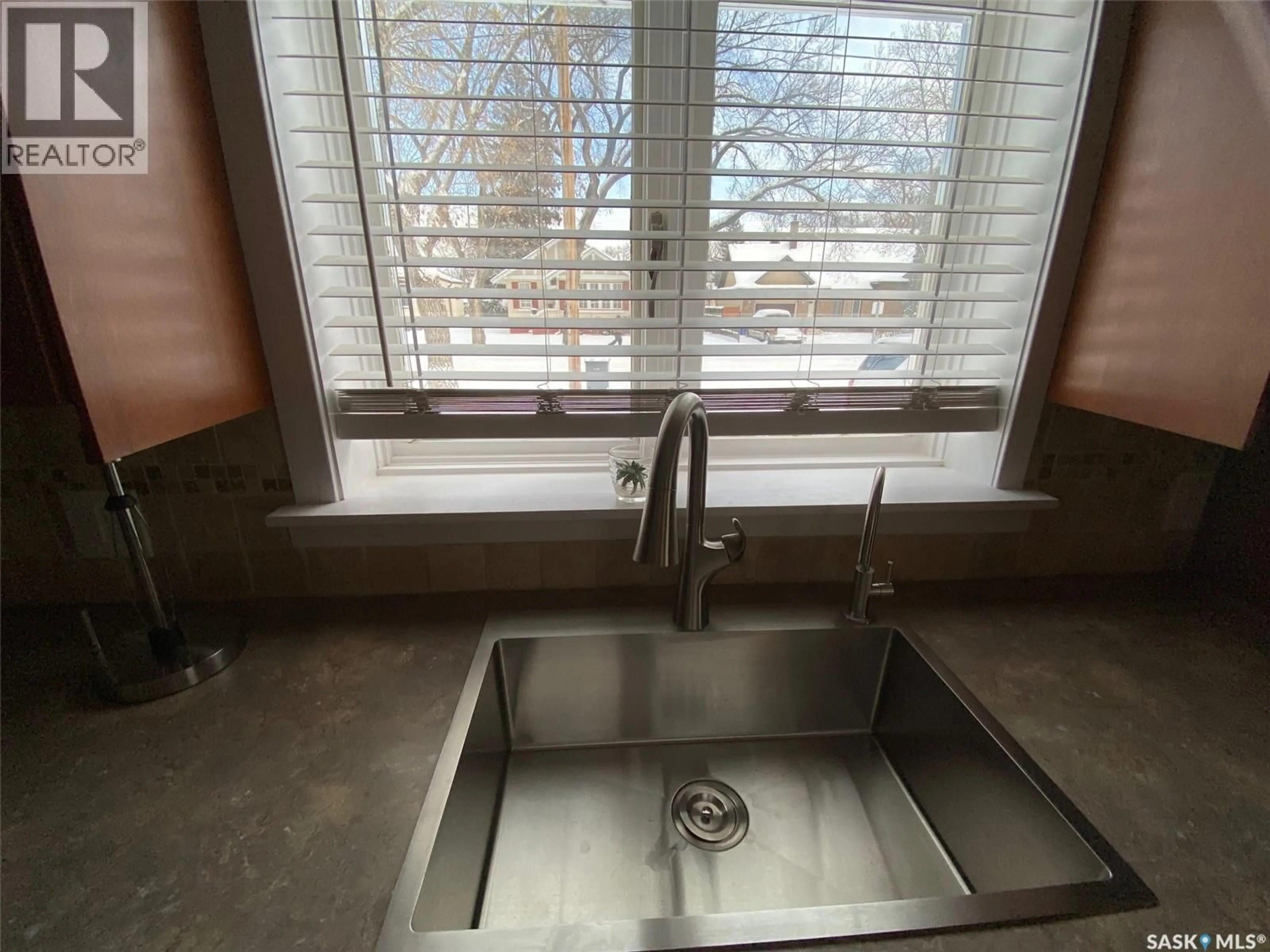 Unknown for 100 THIRD AVENUE, Yorkton Saskatchewan S3N1C3