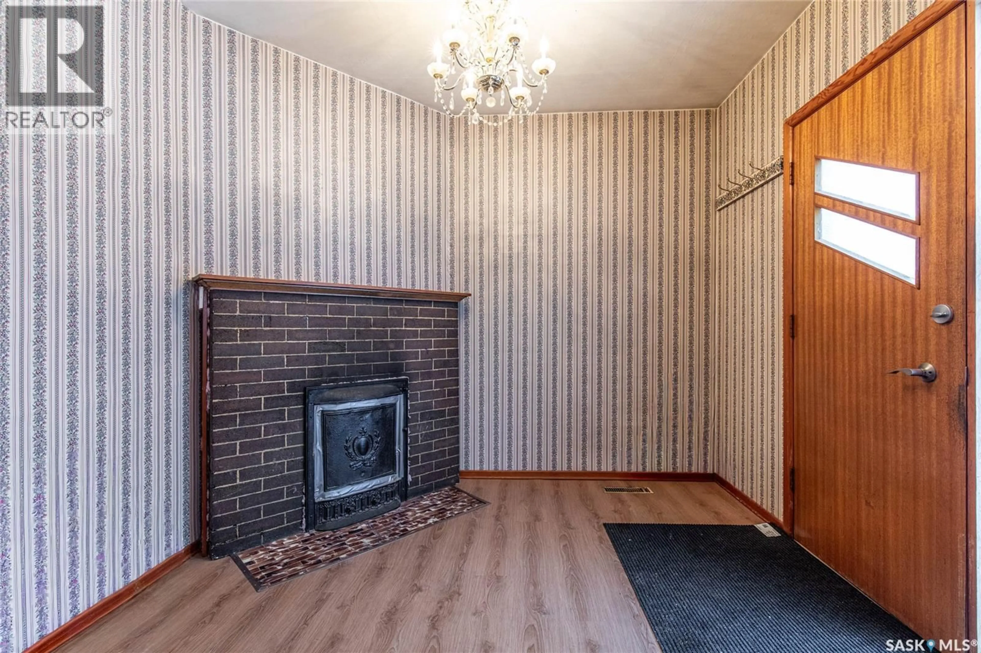 A pic of a room for 1114 6TH AVENUE, Moose Jaw Saskatchewan S6H4A6