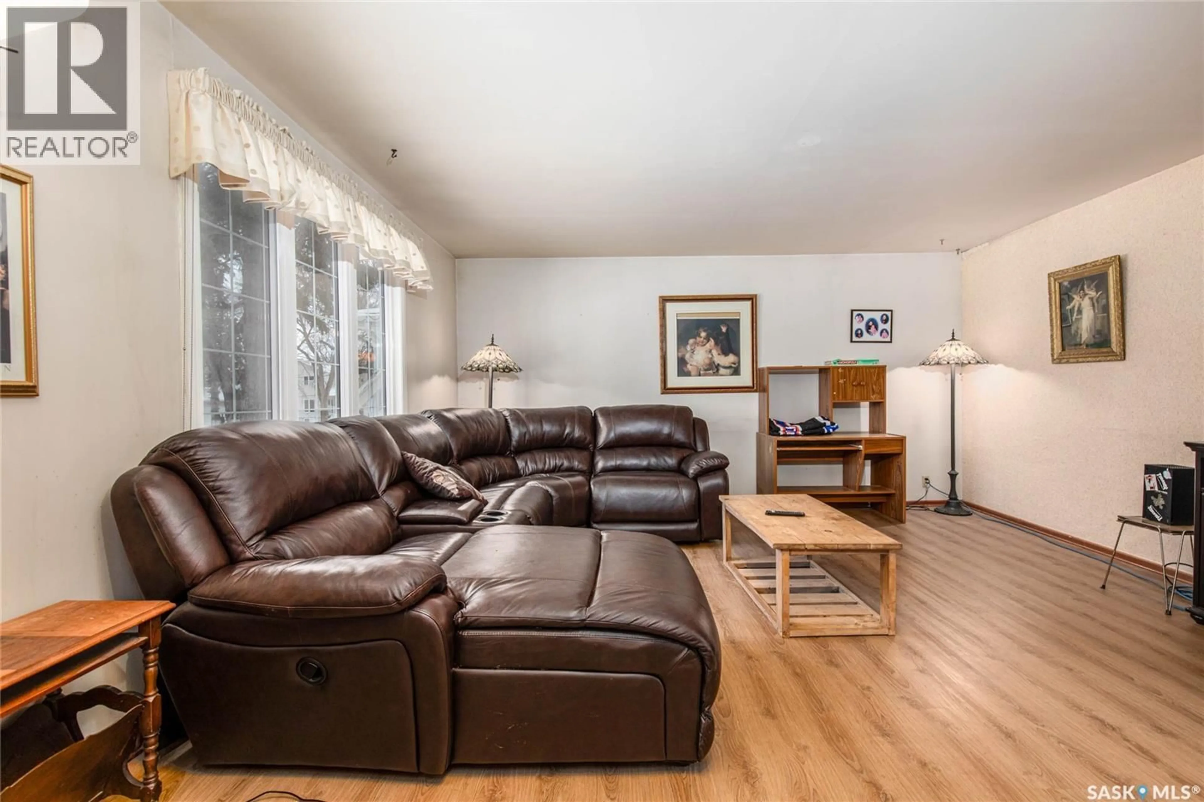 Living room with furniture, unknown for 1114 6TH AVENUE, Moose Jaw Saskatchewan S6H4A6