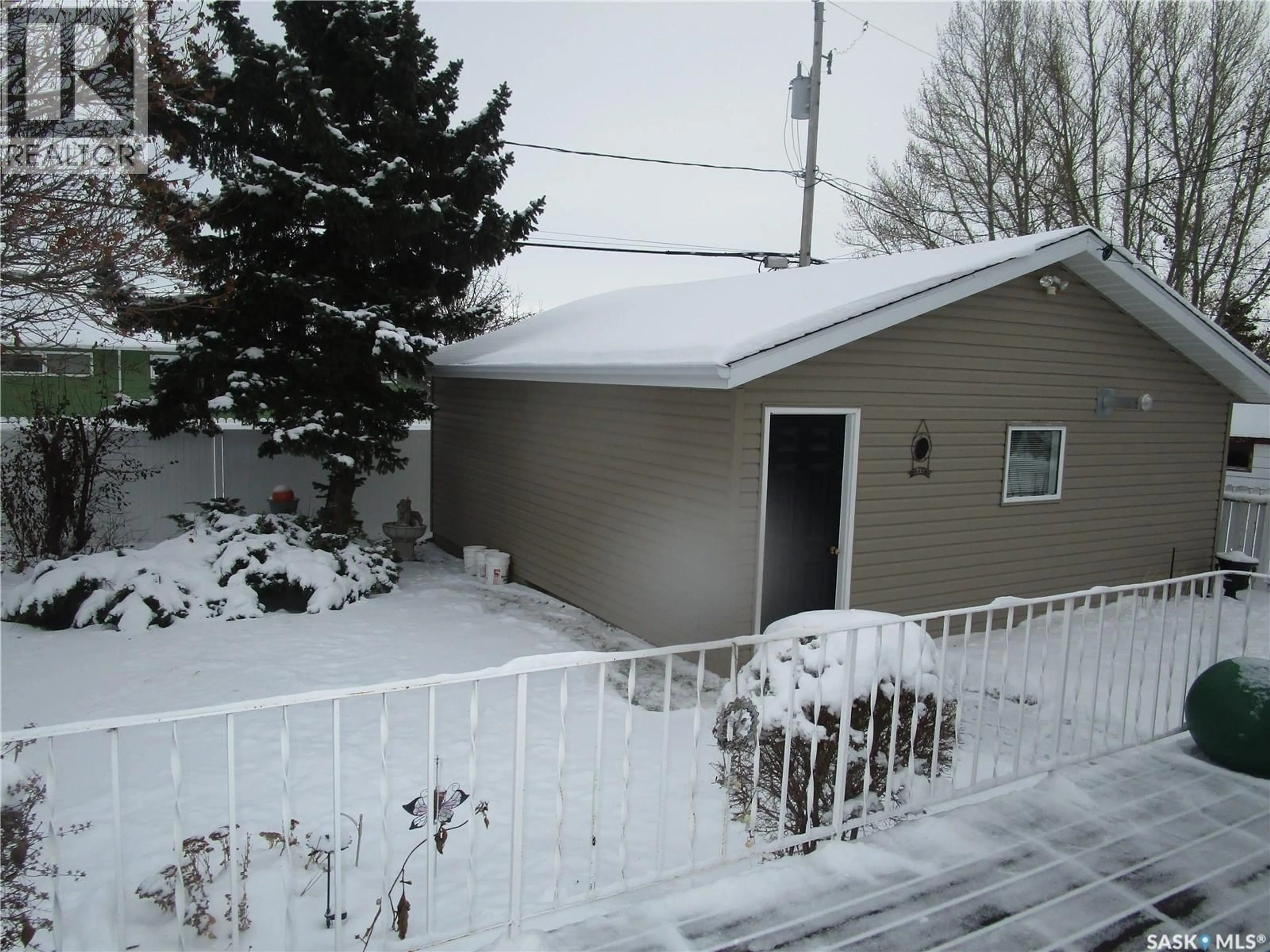 Shed for 1003 1ST STREET, Assiniboia Saskatchewan S0H0B0