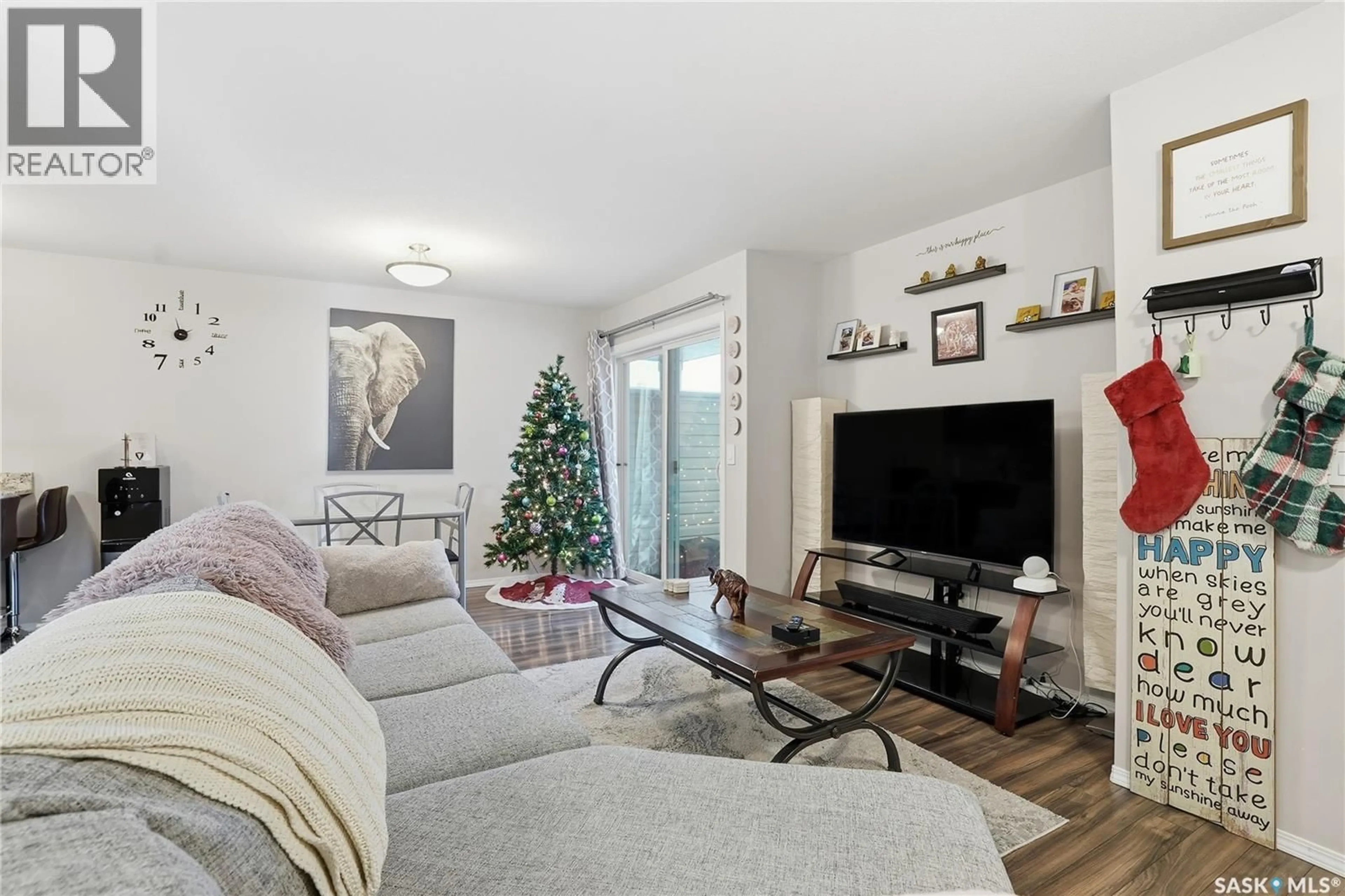 Living room with furniture, unknown for 327 100 CHAPARRAL BOULEVARD, Martensville Saskatchewan S0K0A2