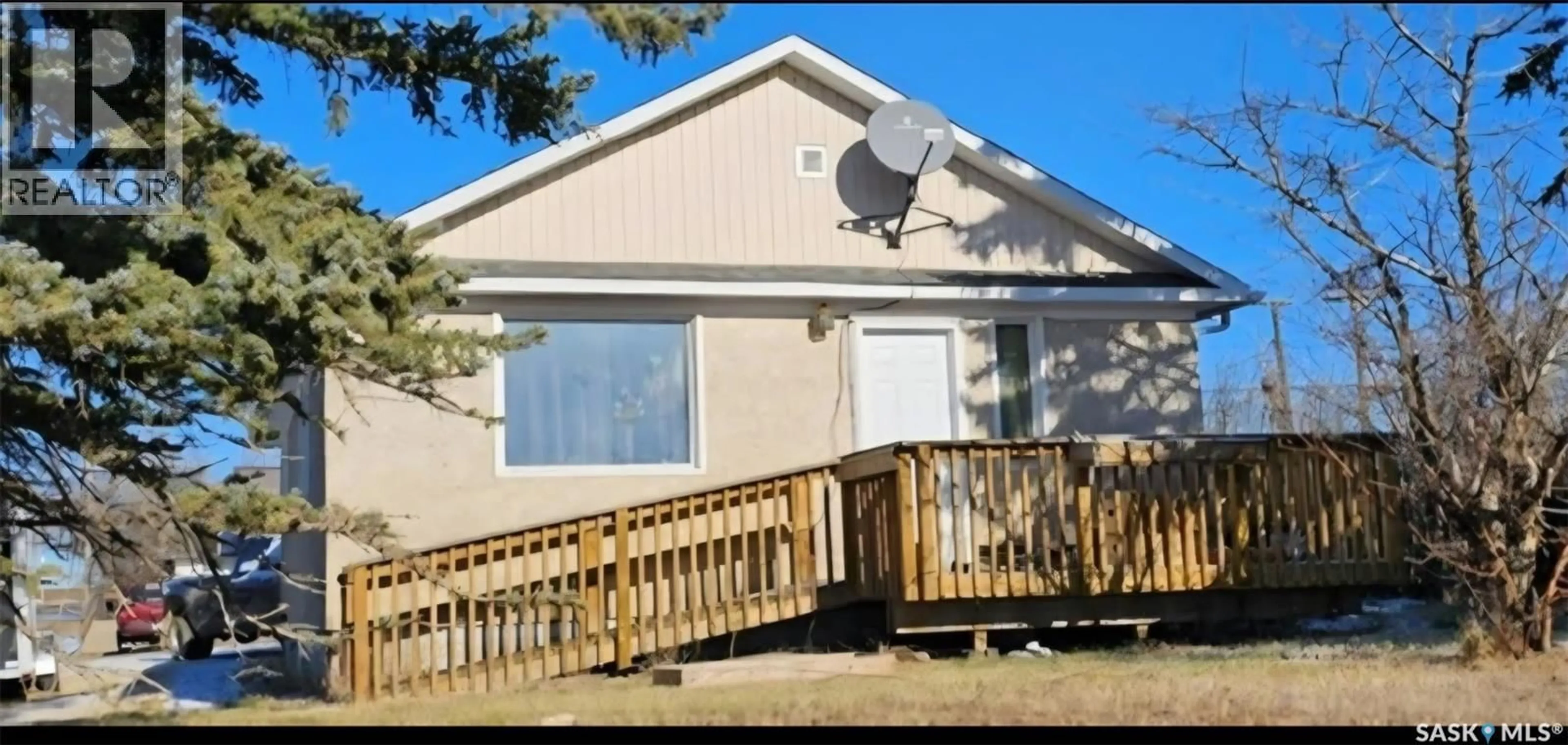 Home with vinyl exterior material, unknown for 102 DOMINION AVENUE, Kincaid Saskatchewan S0H2J0