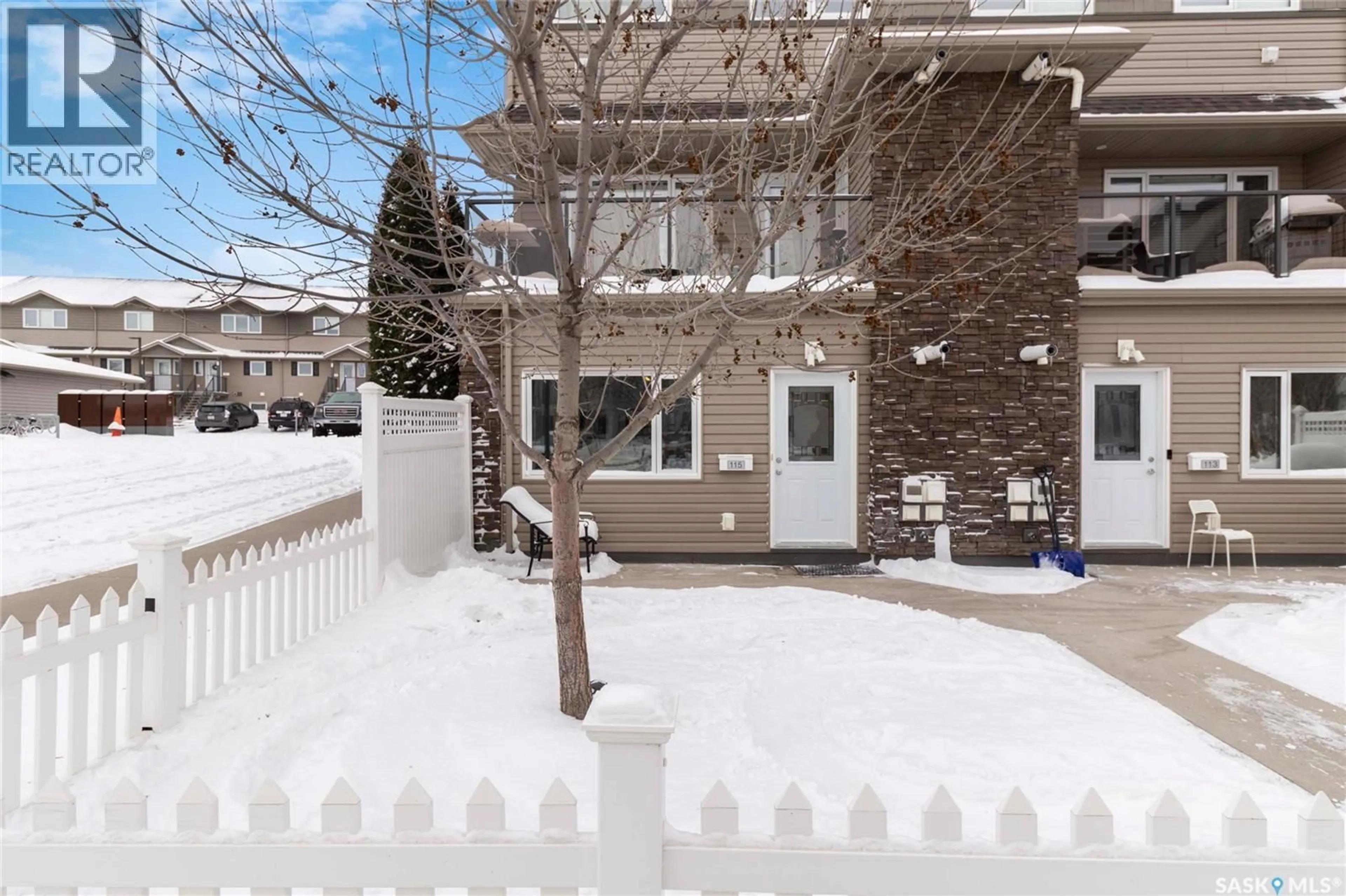 Patio, street for 115 - 115 DALGLEISH LINK, Saskatoon Saskatchewan S7W0N5