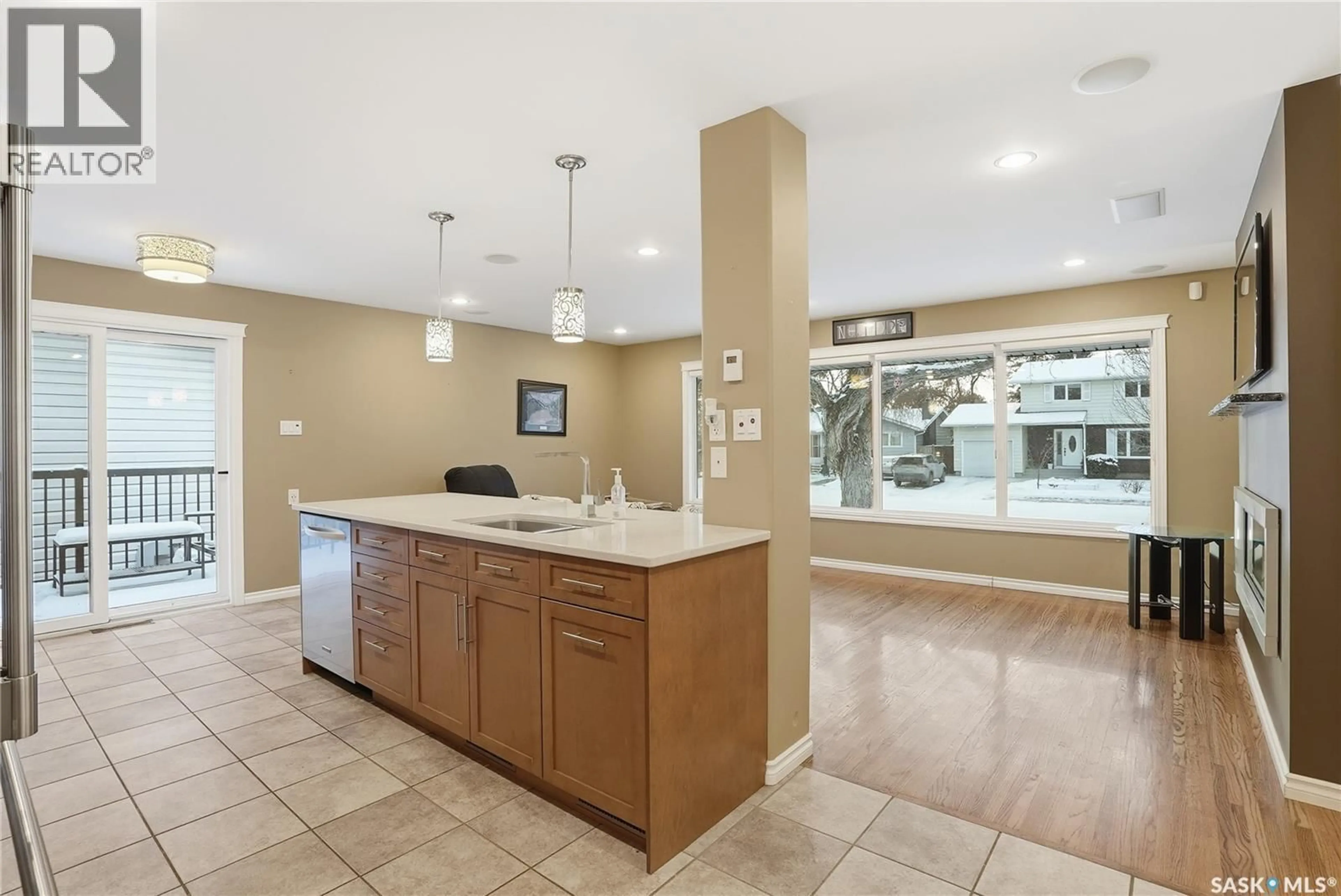Open concept kitchen, ceramic/tile floor for 1065 EAST CENTRE, Saskatoon Saskatchewan S7J3A2