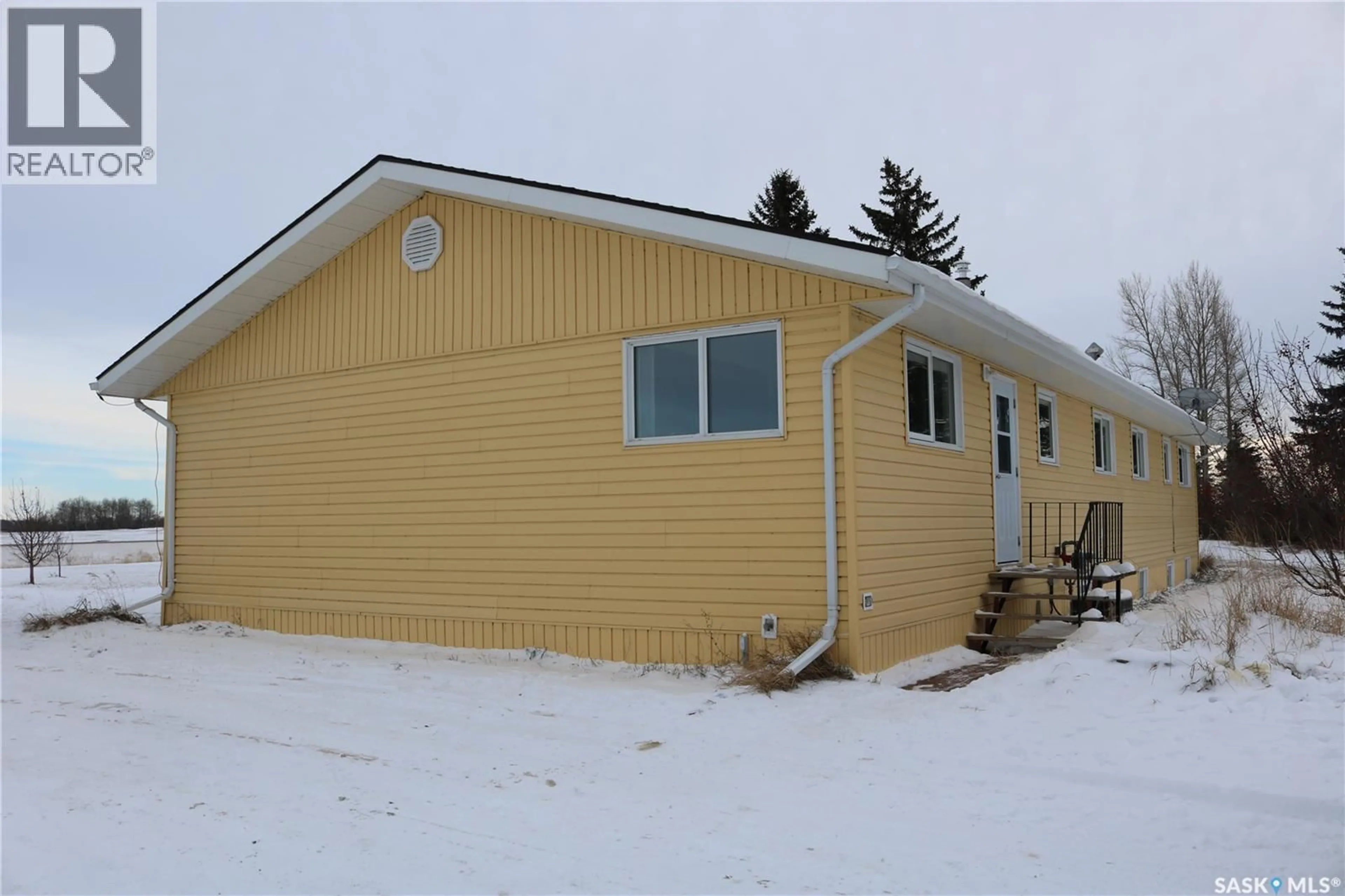 Home with vinyl exterior material, building for DUKE ACREAGE, Silverwood Rm No. 123 Saskatchewan S0G5C0