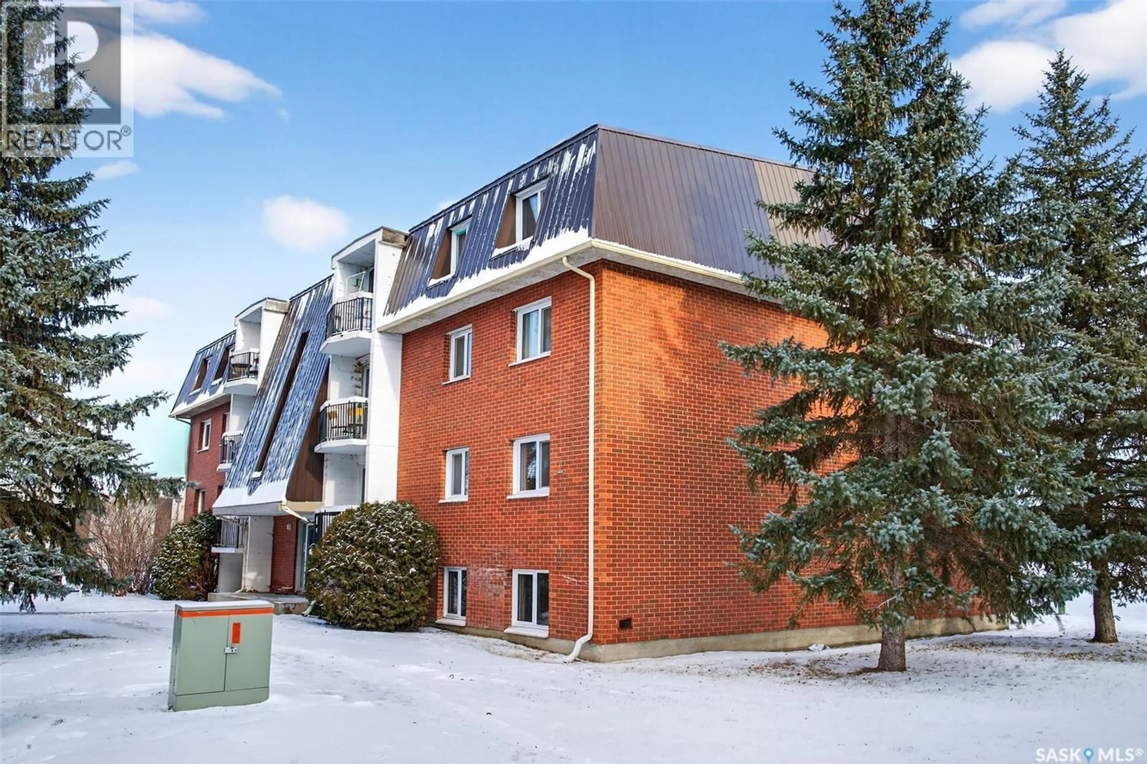 Patio, building for 23 - 11 CENTENNIAL STREET, Regina Saskatchewan S4S6K7