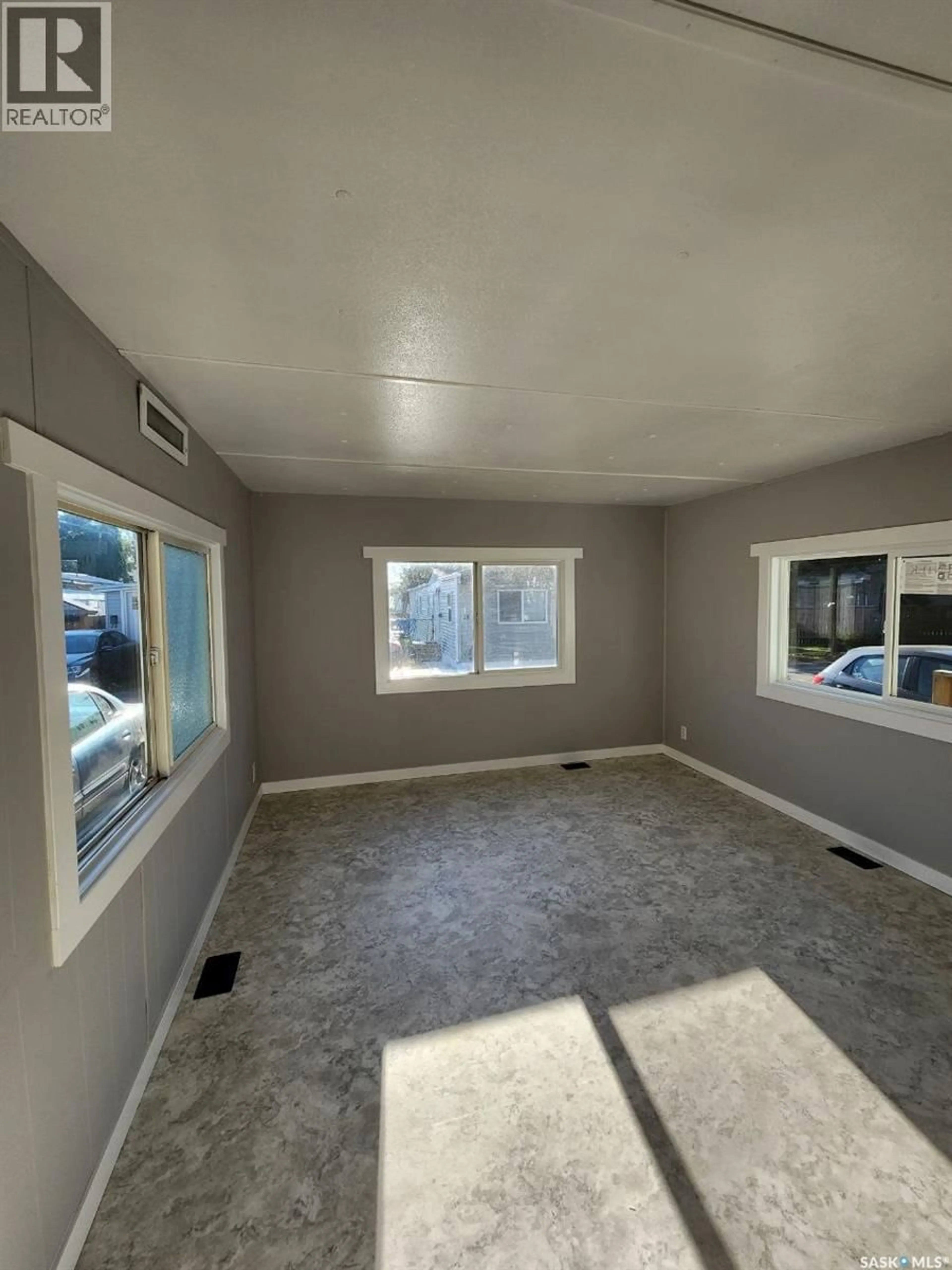 A pic of a room for 14 321 DUNLOP STREET, Saskatoon Saskatchewan S7N2P7