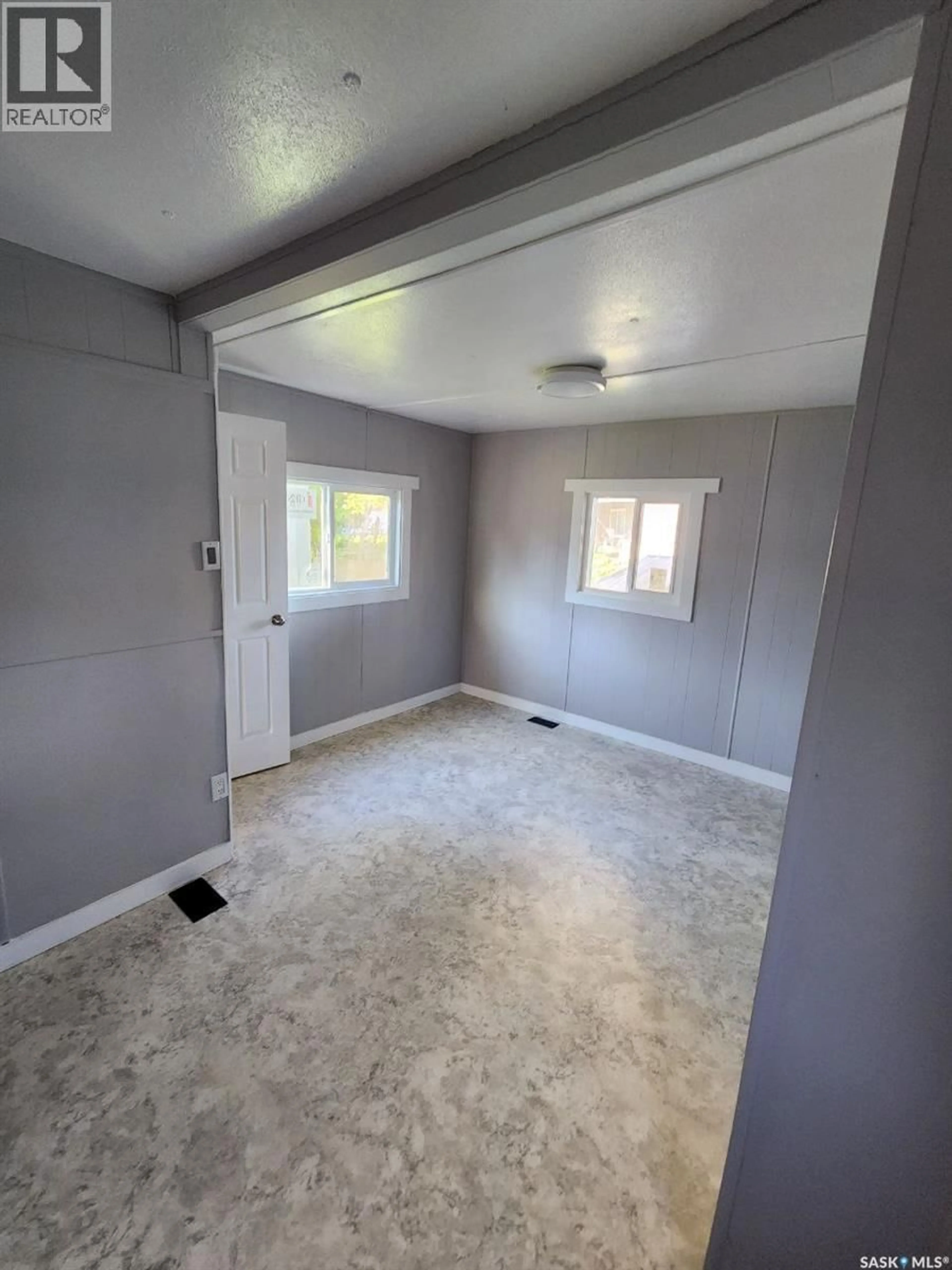 A pic of a room for 14 321 DUNLOP STREET, Saskatoon Saskatchewan S7N2P7