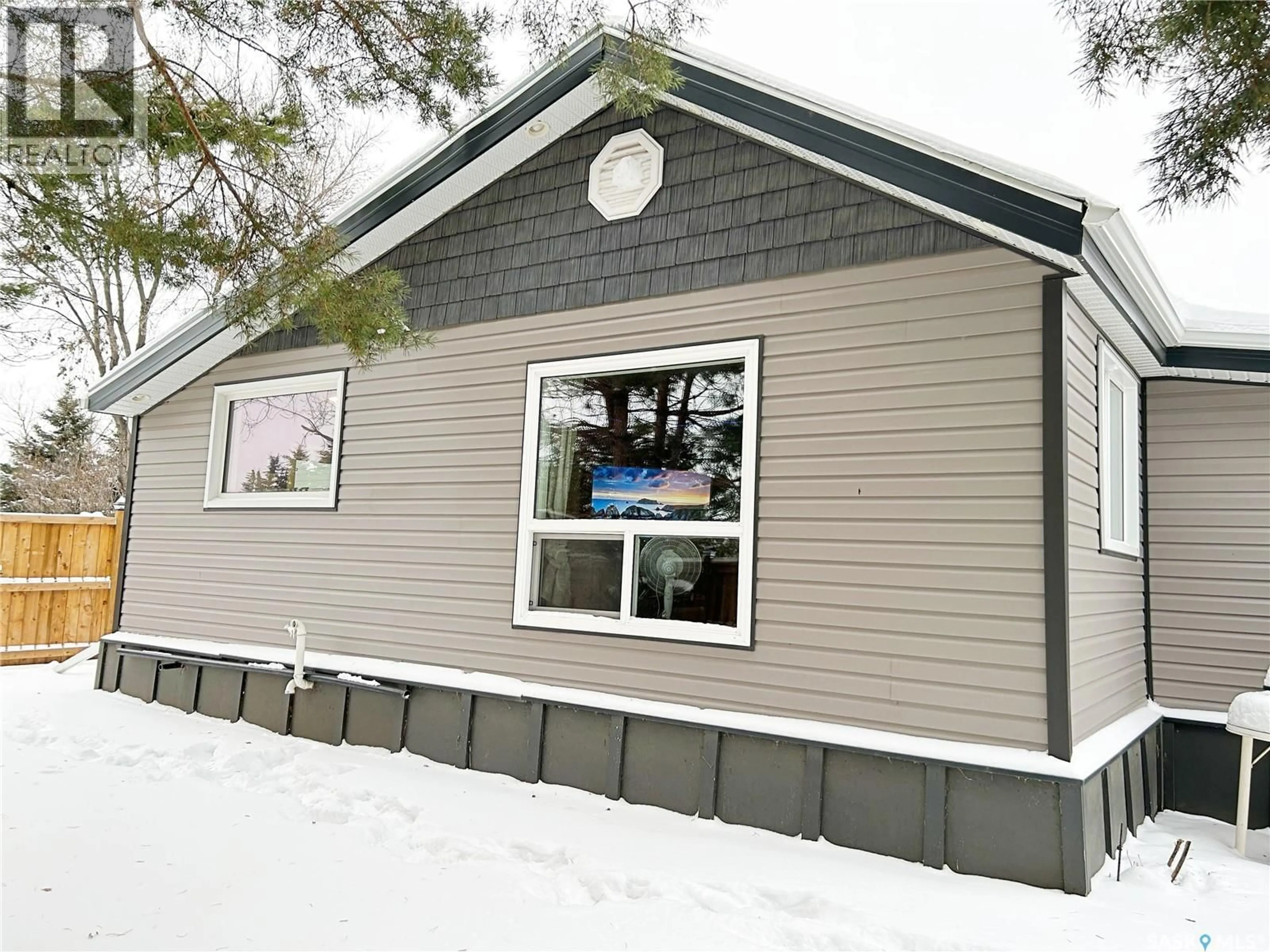 Home with vinyl exterior material, building for 20 SECOND AVENUE, Aylsham Saskatchewan S0E0C0