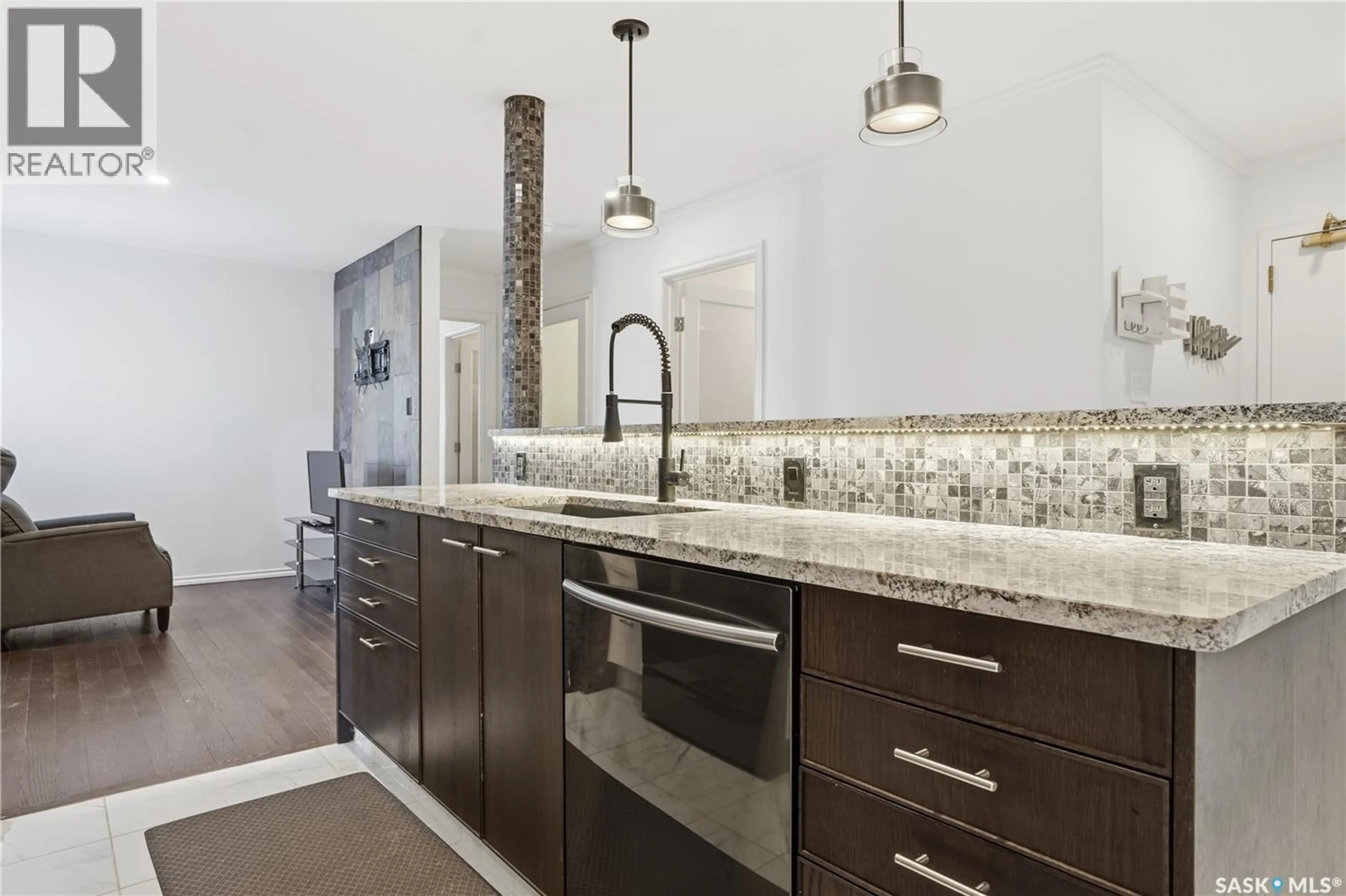 Contemporary kitchen, ceramic/tile floor for 309 - 3410 PARK STREET, Regina Saskatchewan S4V2M8