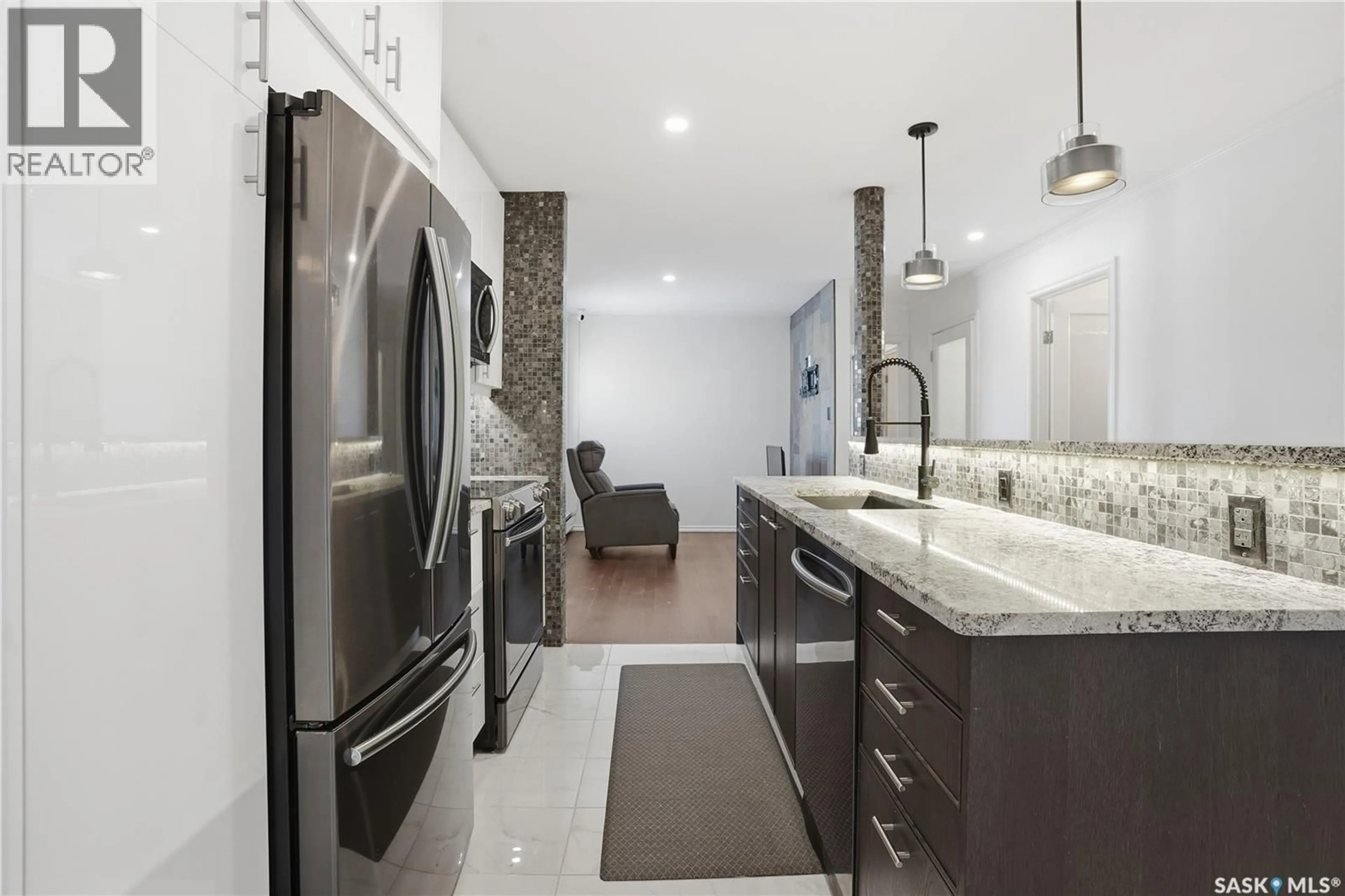 Contemporary kitchen, ceramic/tile floor for 309 - 3410 PARK STREET, Regina Saskatchewan S4V2M8