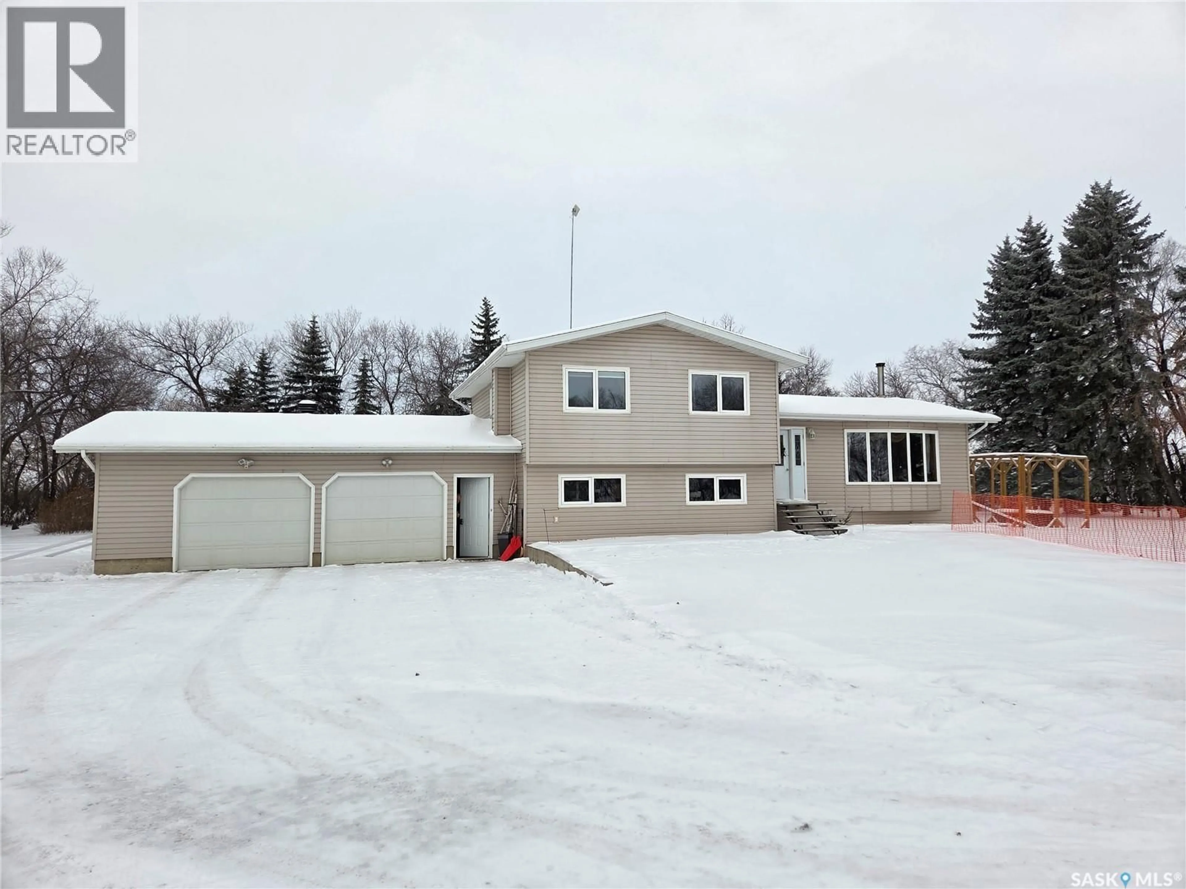 A pic from outside/outdoor area/front of a property/back of a property/a pic from drone, street for HOGG ACREAGE, Tisdale Rm No. 427 Saskatchewan S0E1T0