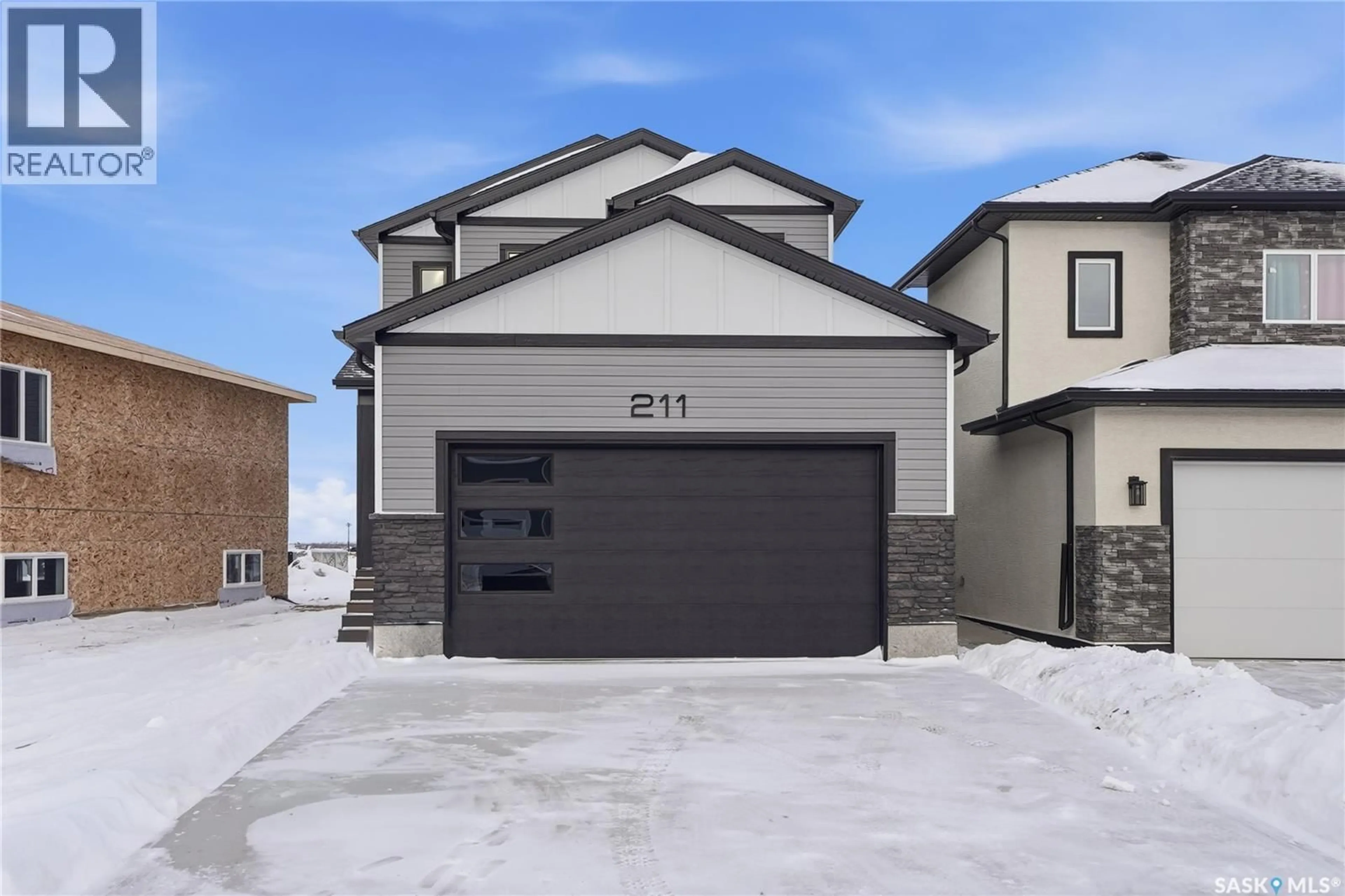 Indoor garage for 211 SHARMA LANE, Saskatoon Saskatchewan S7W1K7