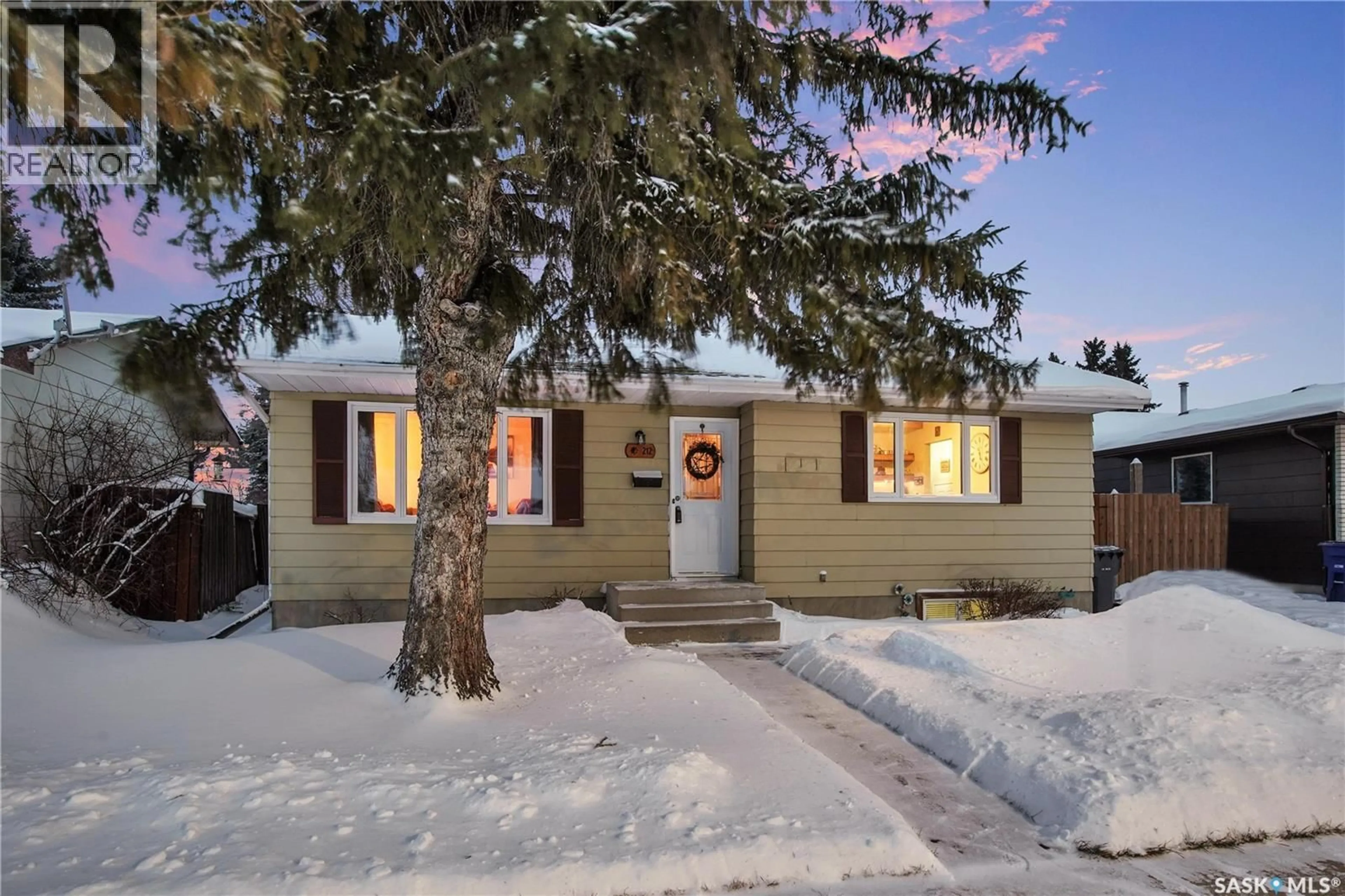 Home with vinyl exterior material, street for 212 2ND AVENUE, Warman Saskatchewan S0K4S0