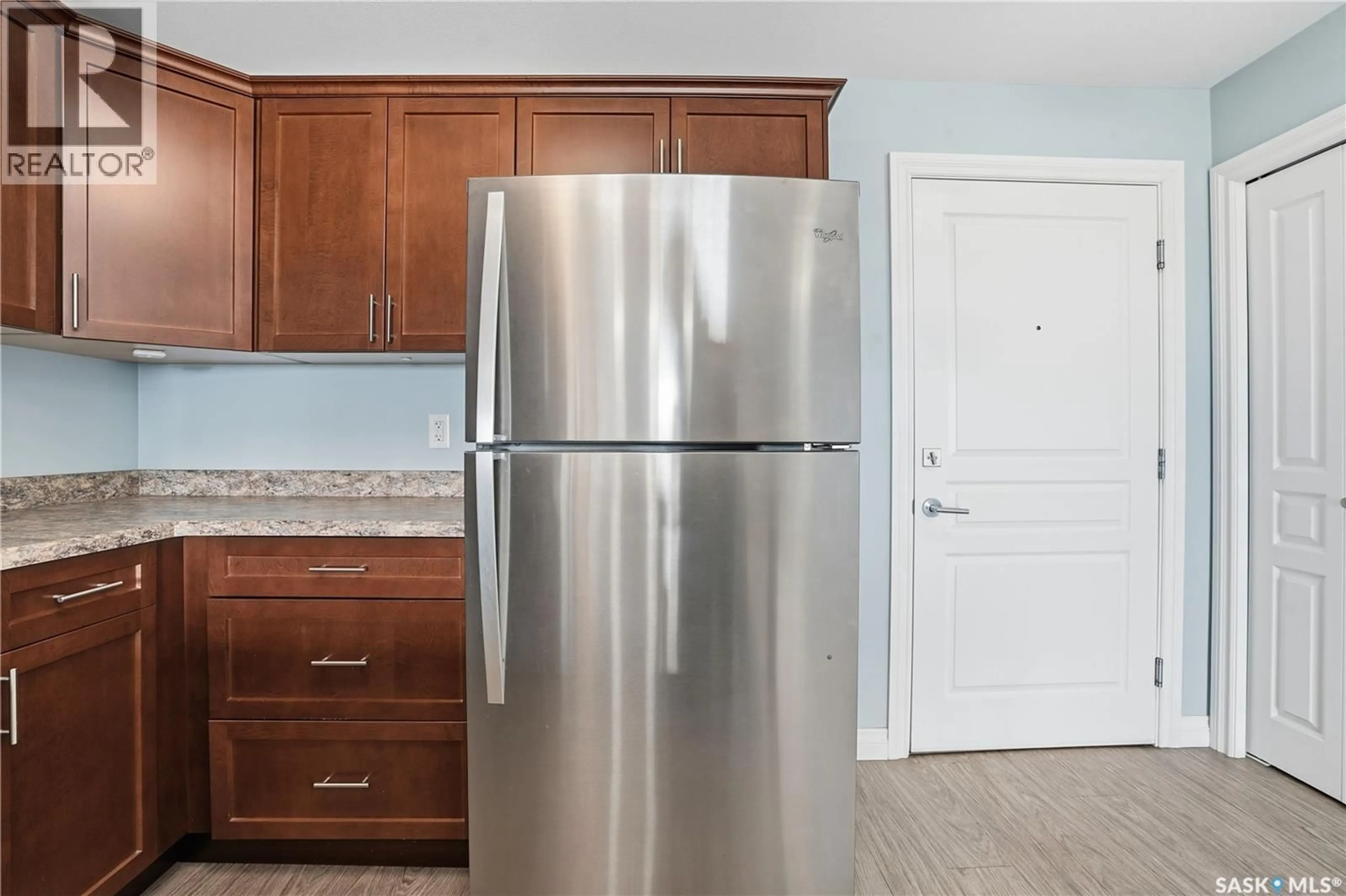 Standard kitchen, unknown for 306 - 3630 HAUGHTON ROAD, Regina Saskatchewan S4V1P1