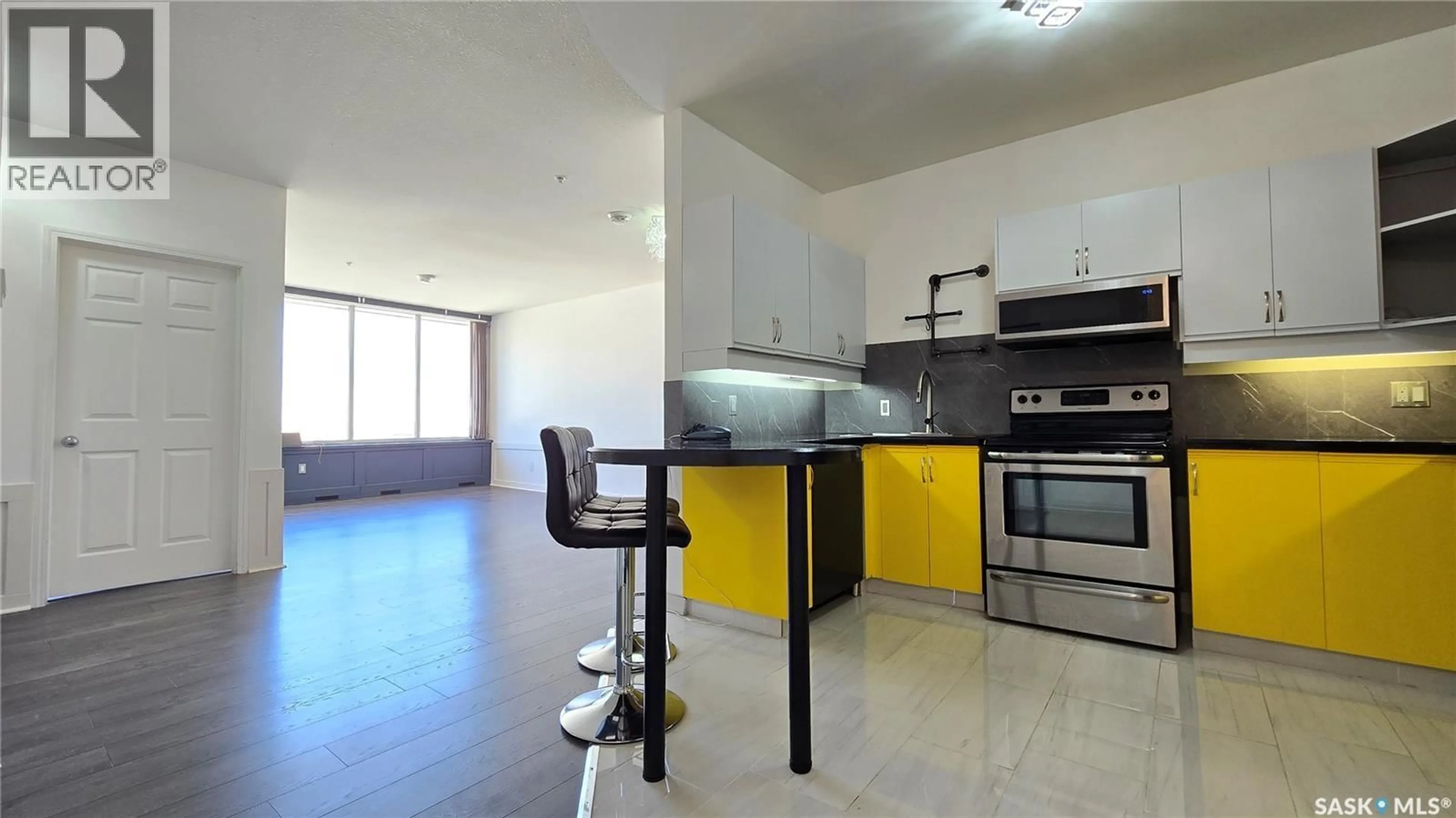 Standard kitchen, unknown for 806 - 1867 HAMILTON STREET, Regina Saskatchewan S4P2C2